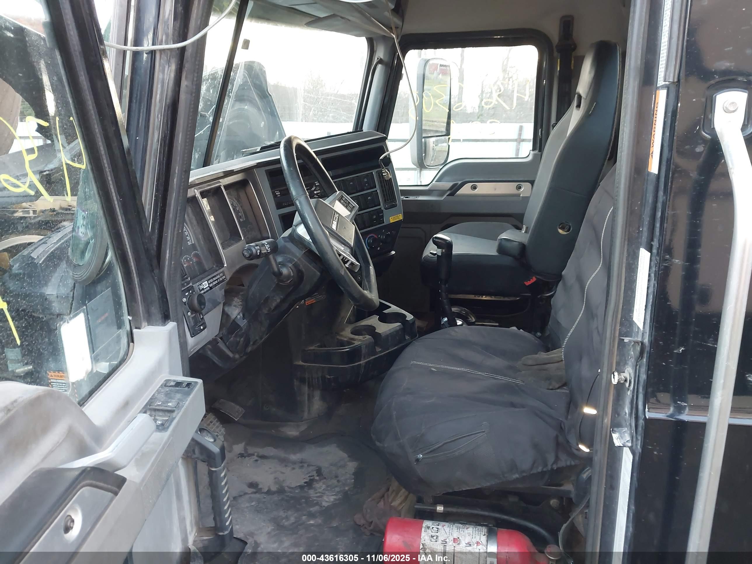 MACK GRANITE image 8