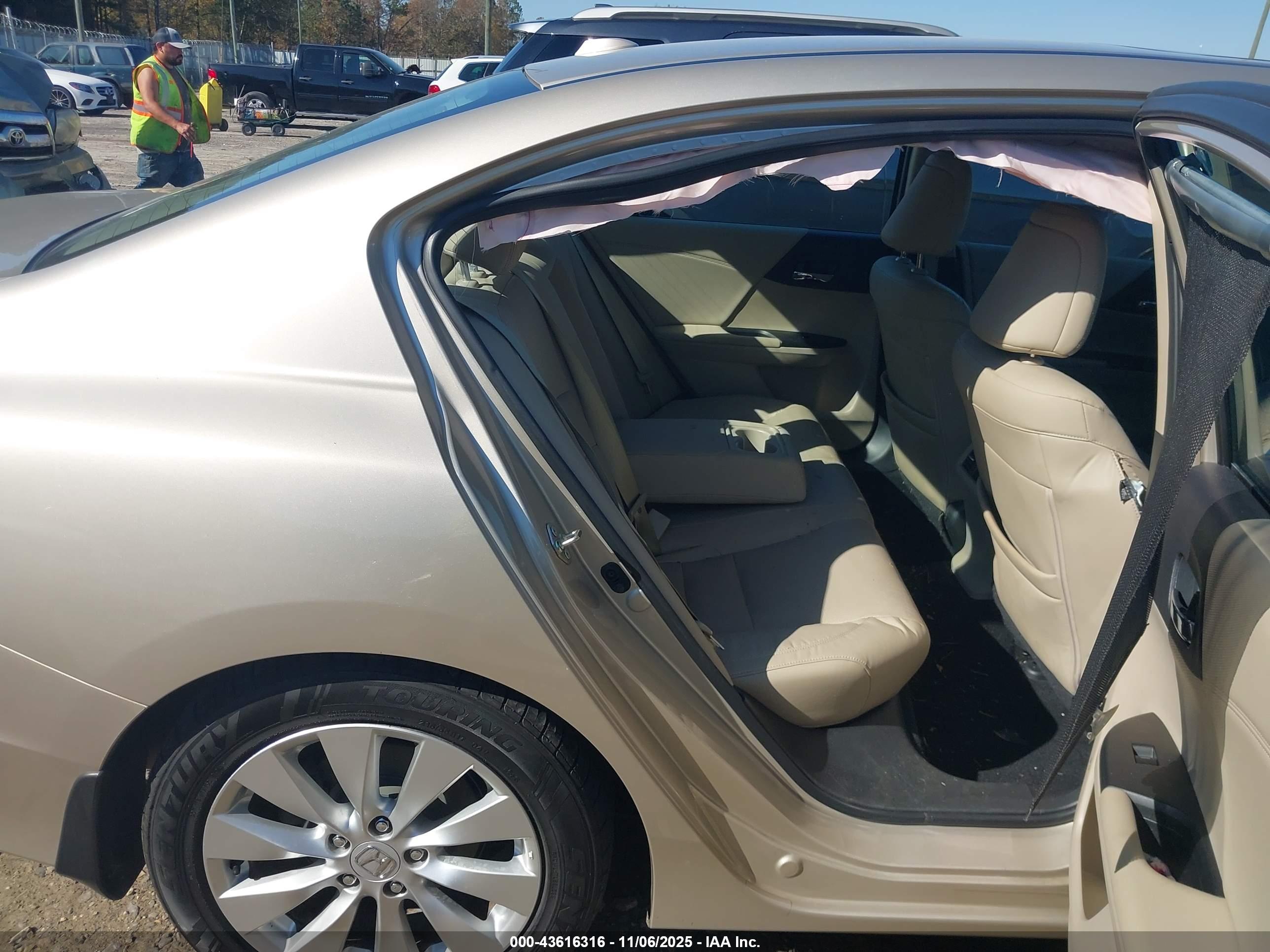 HONDA ACCORD image 8