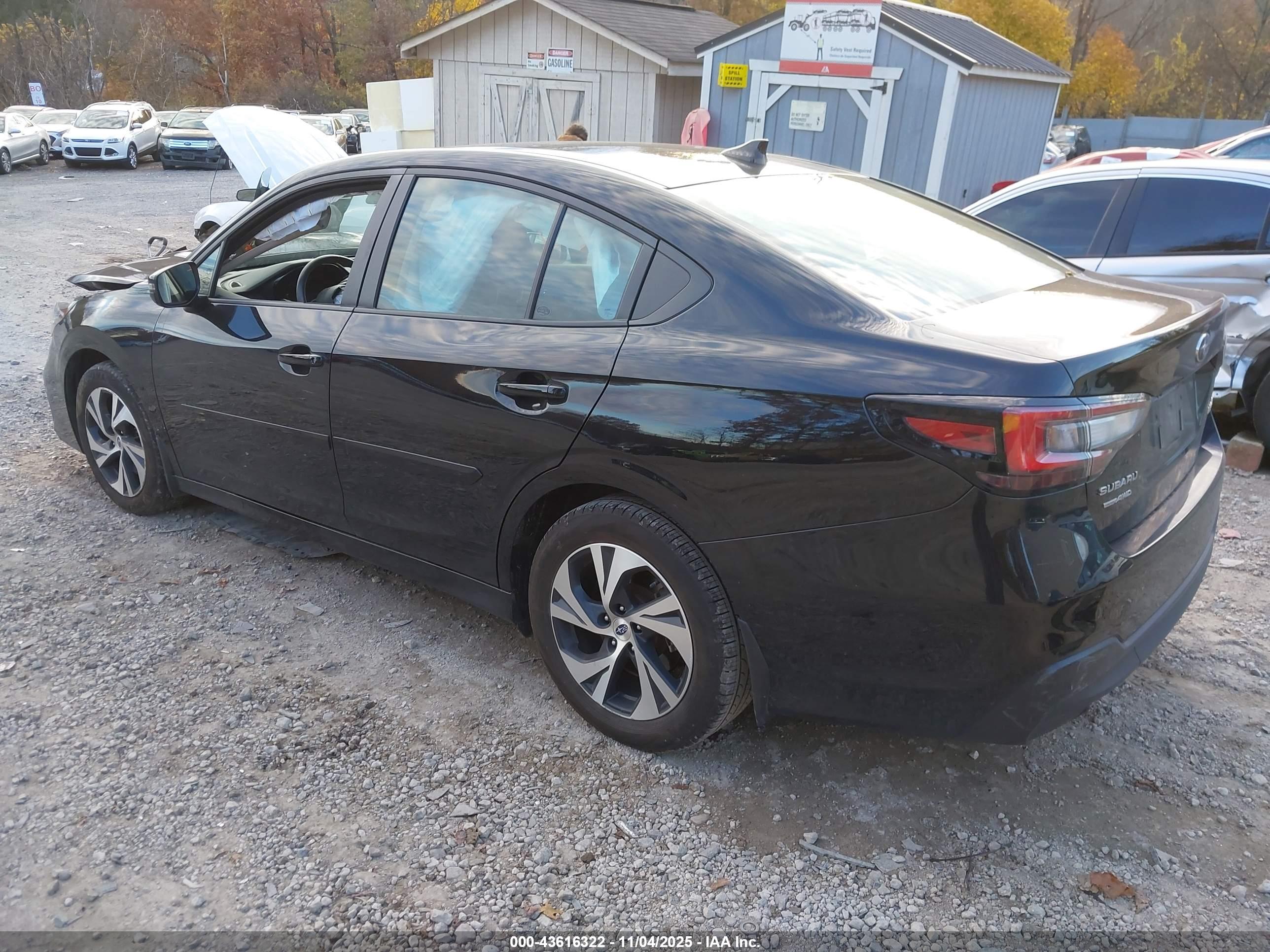 SUBARU LEGACY image 3