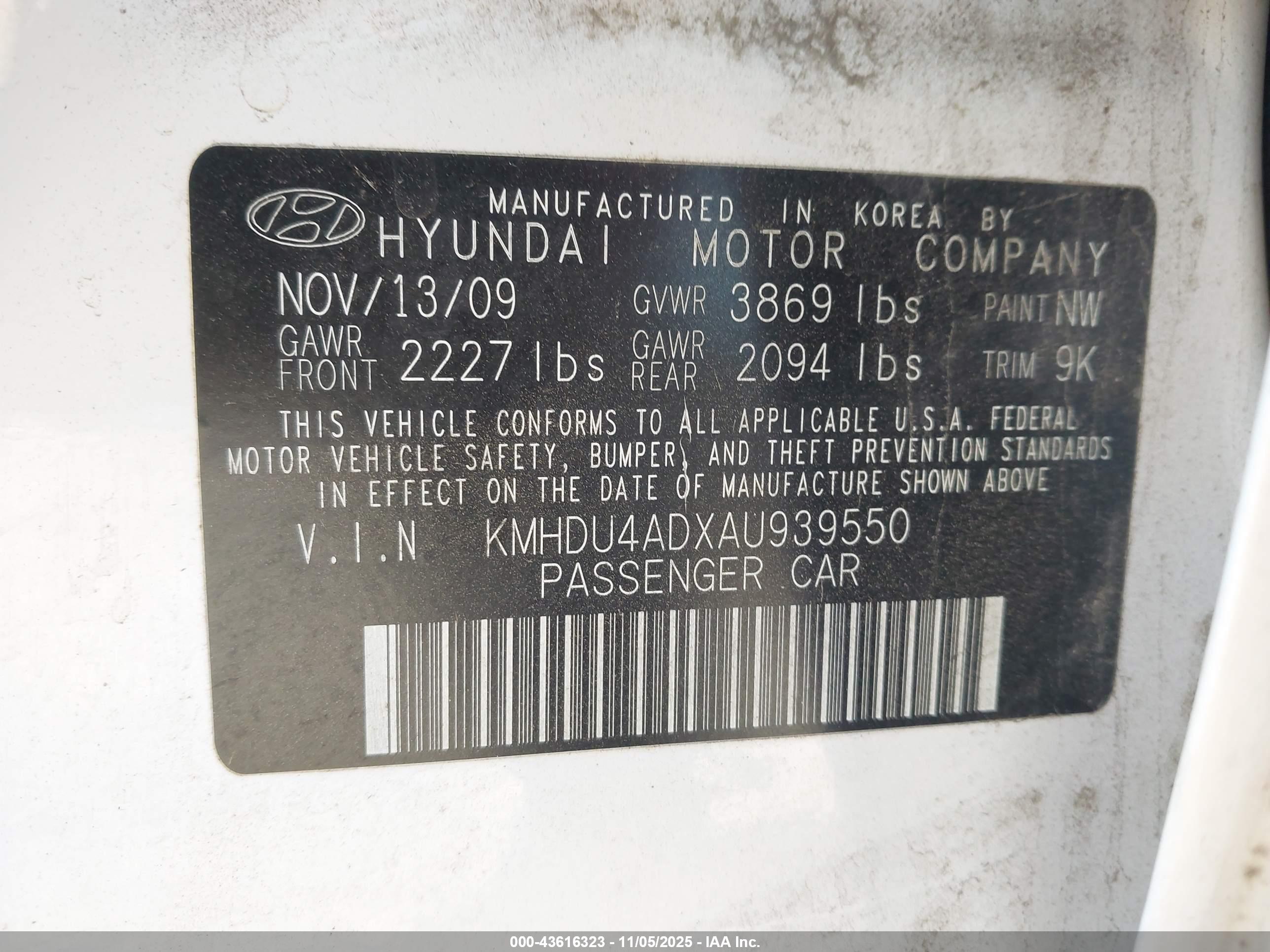 HYUNDAI ELANTRA image 9