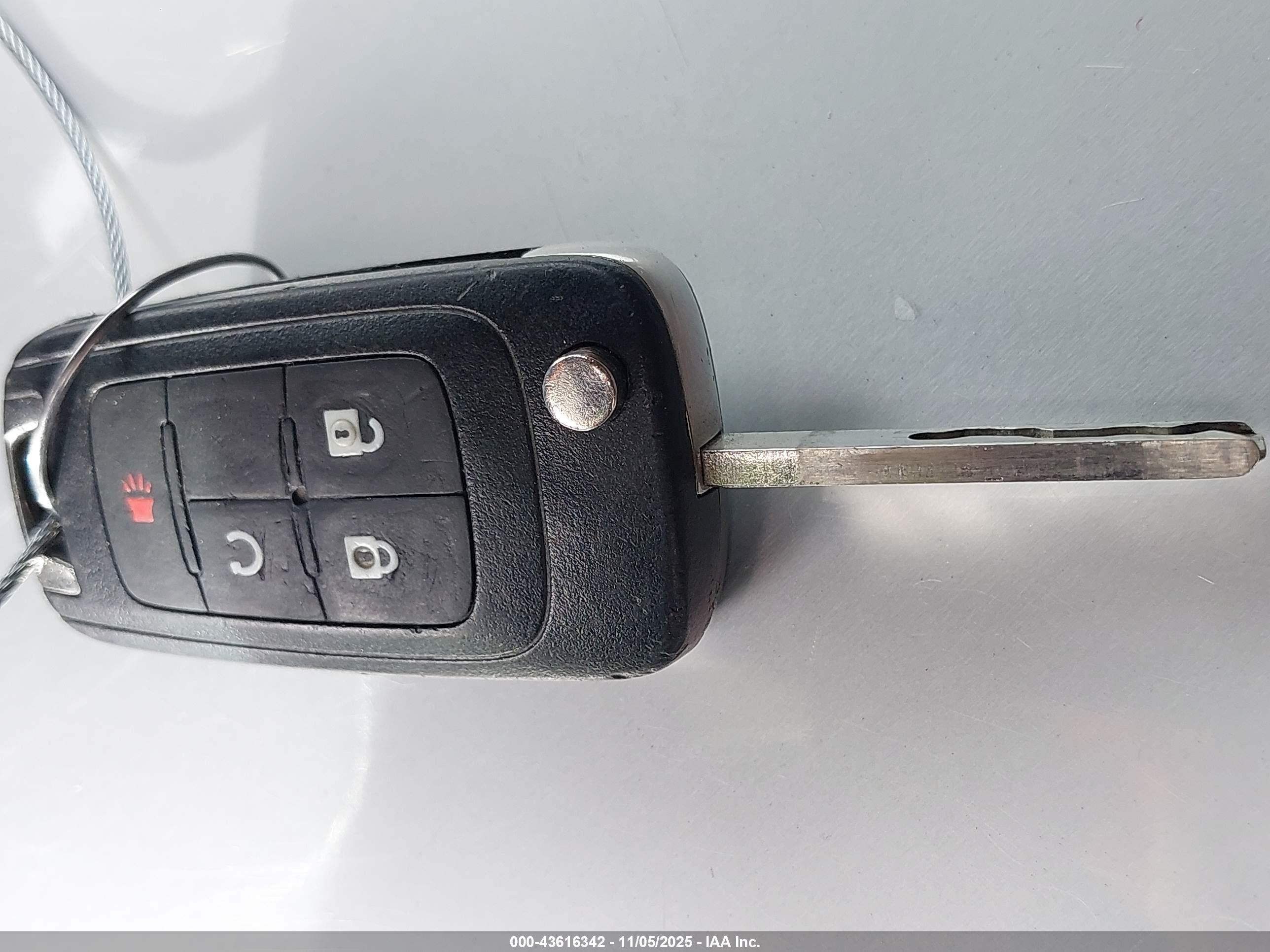 CHEVROLET EQUINOX image 11