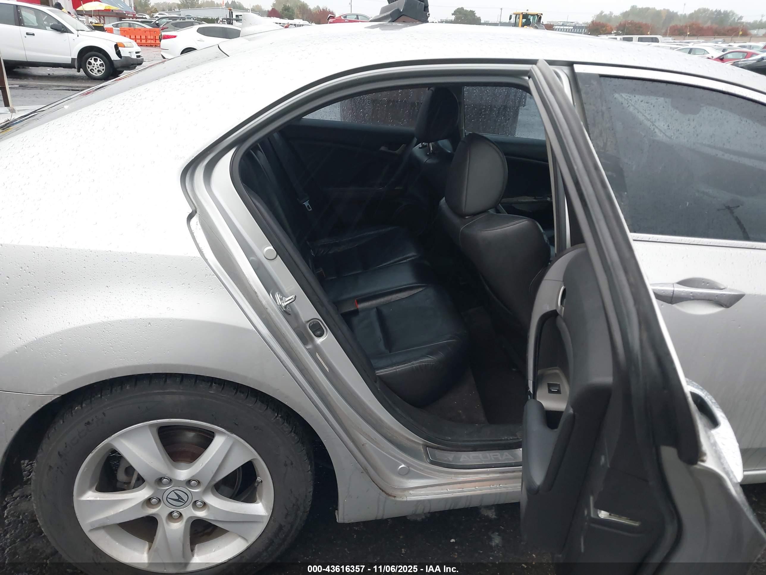 ACURA TSX image 8