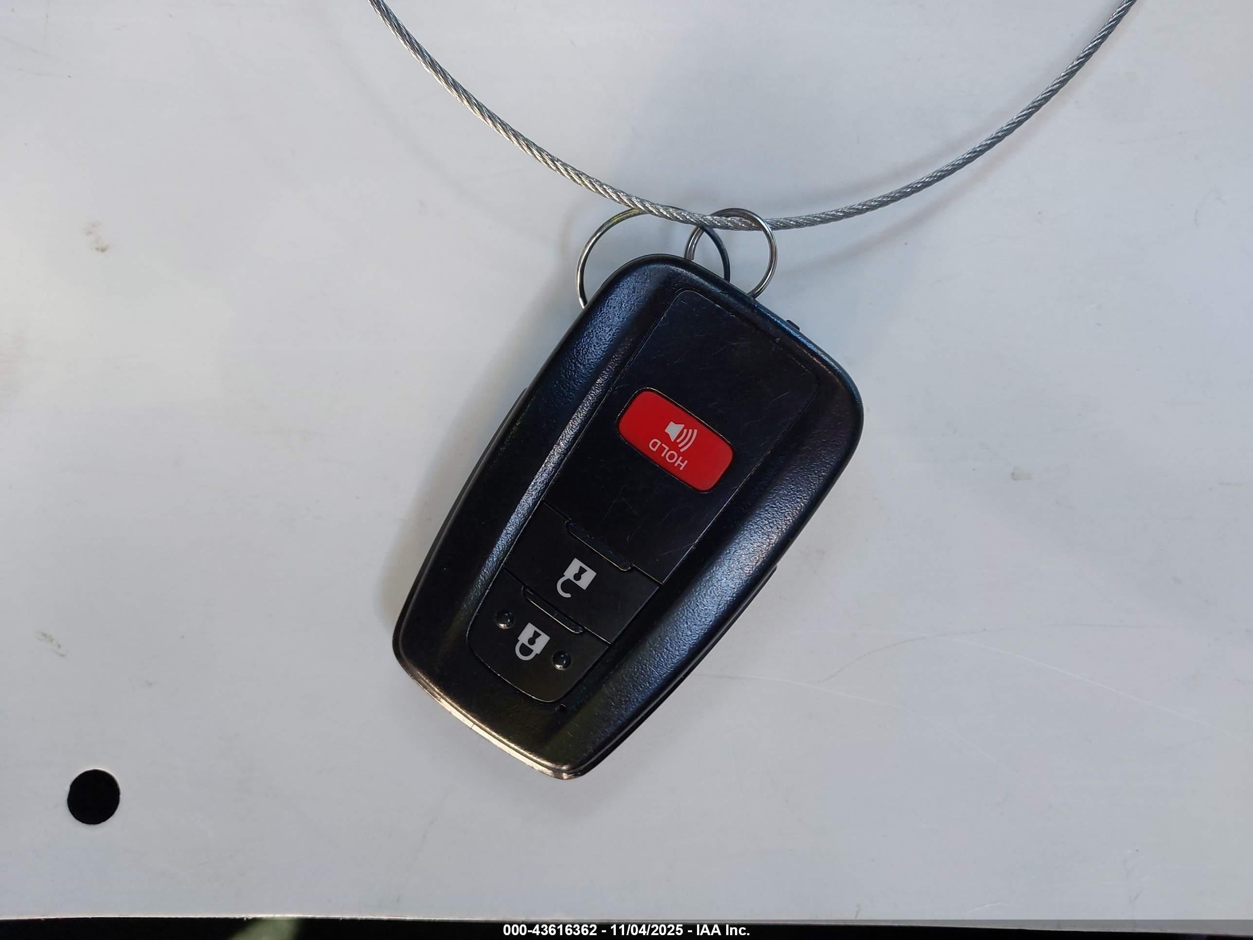 TOYOTA RAV4 image 11
