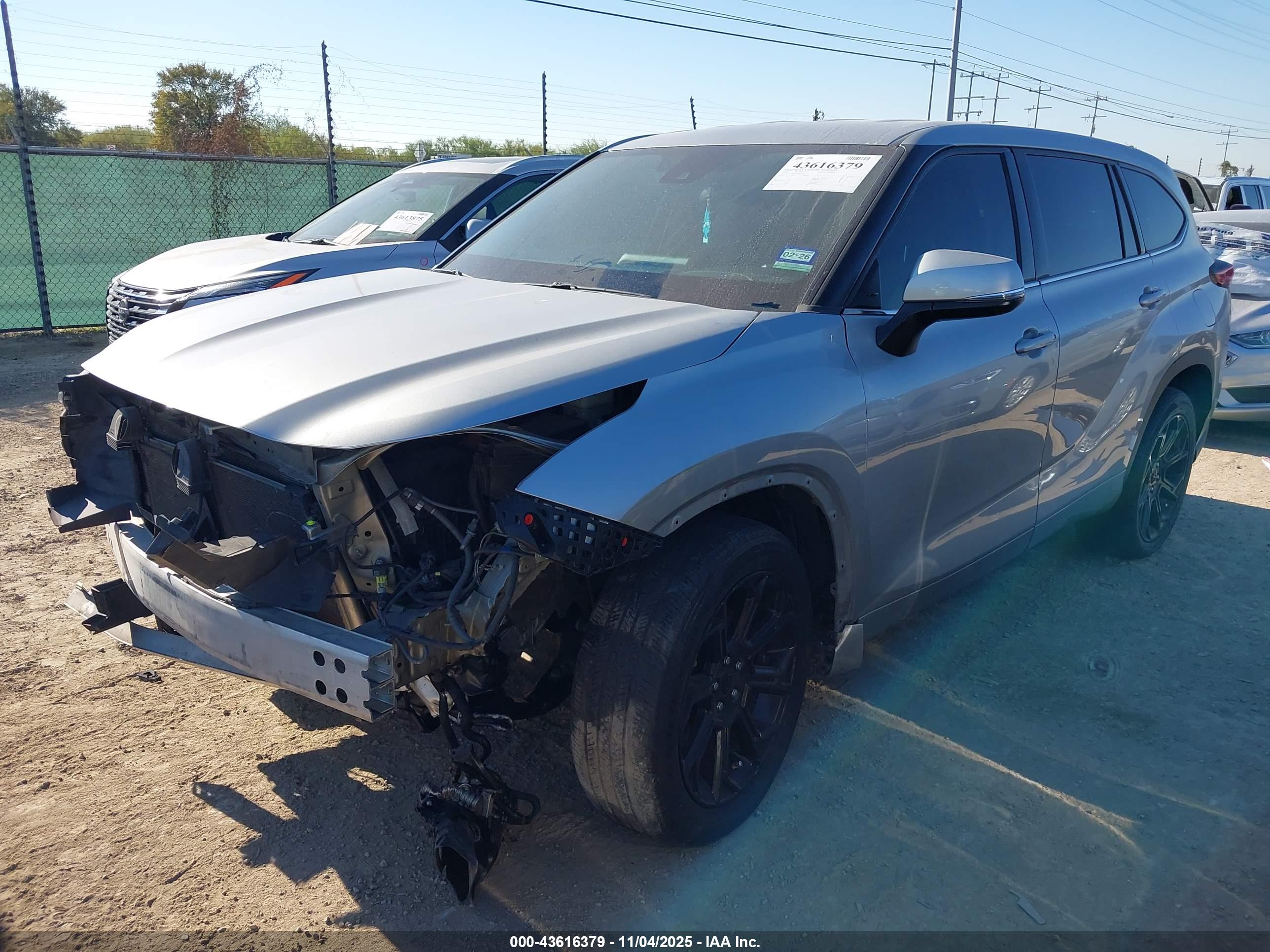 TOYOTA HIGHLANDER image 2