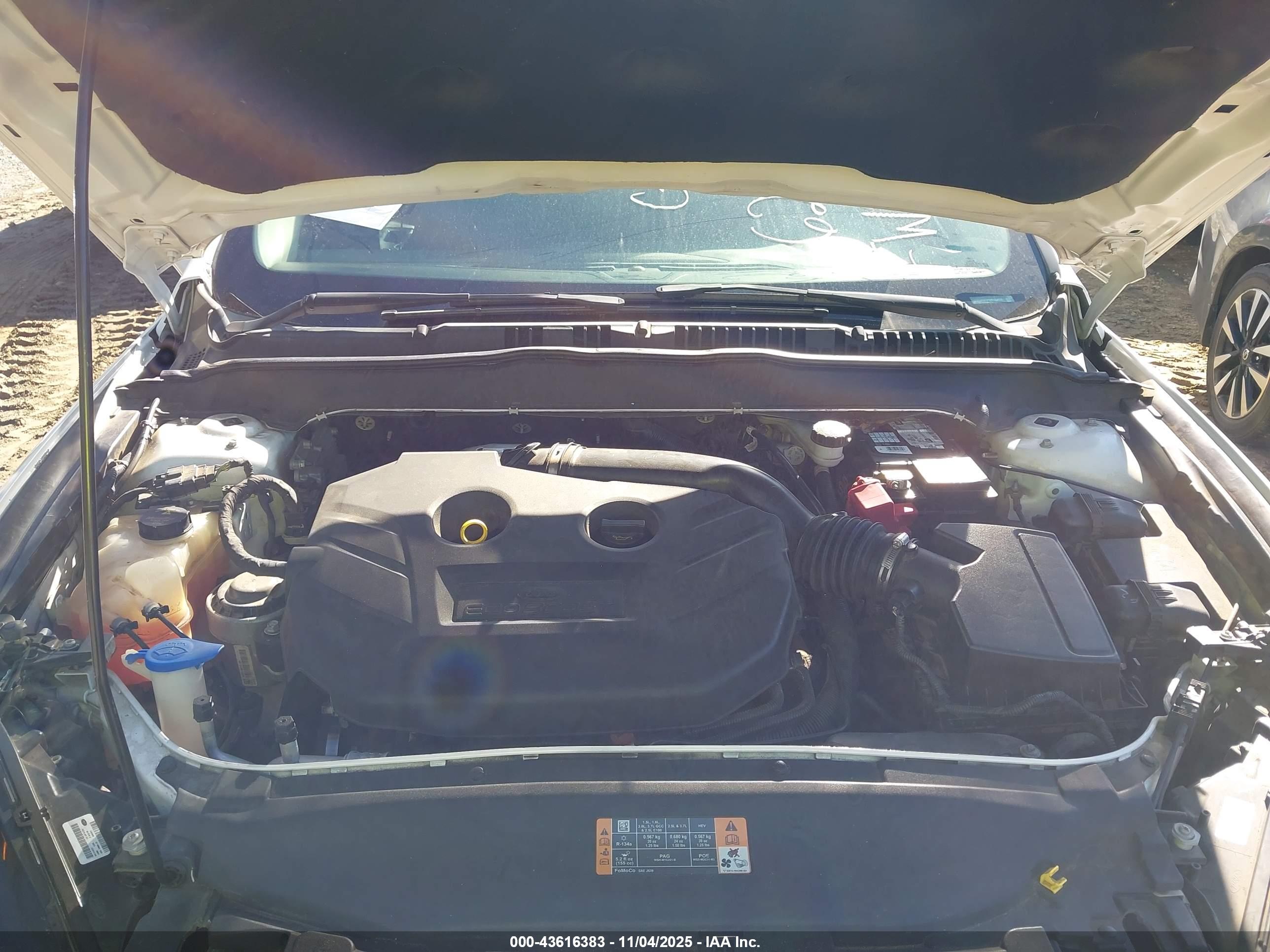 FORD FUSION image 10
