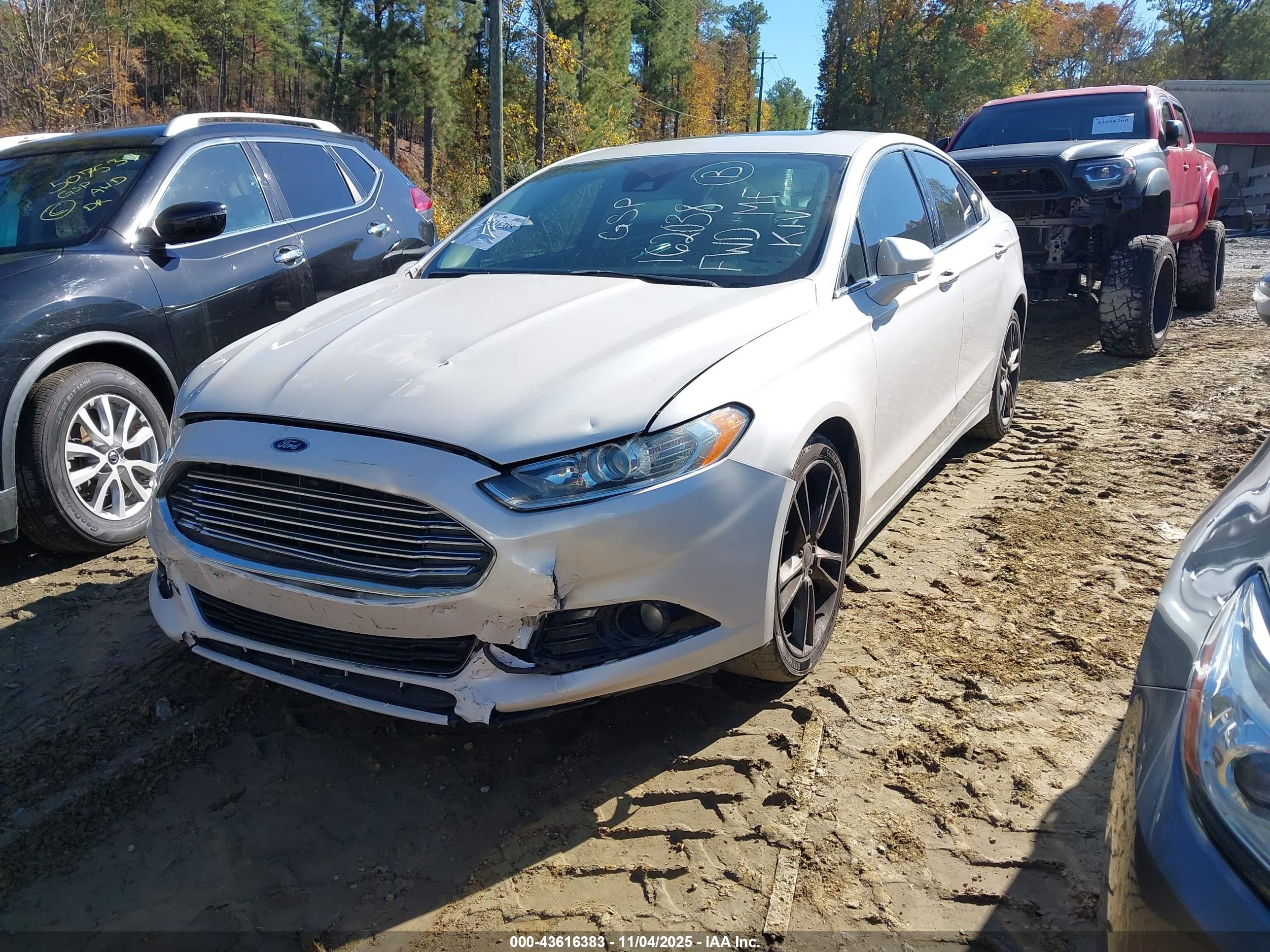 FORD FUSION image 2