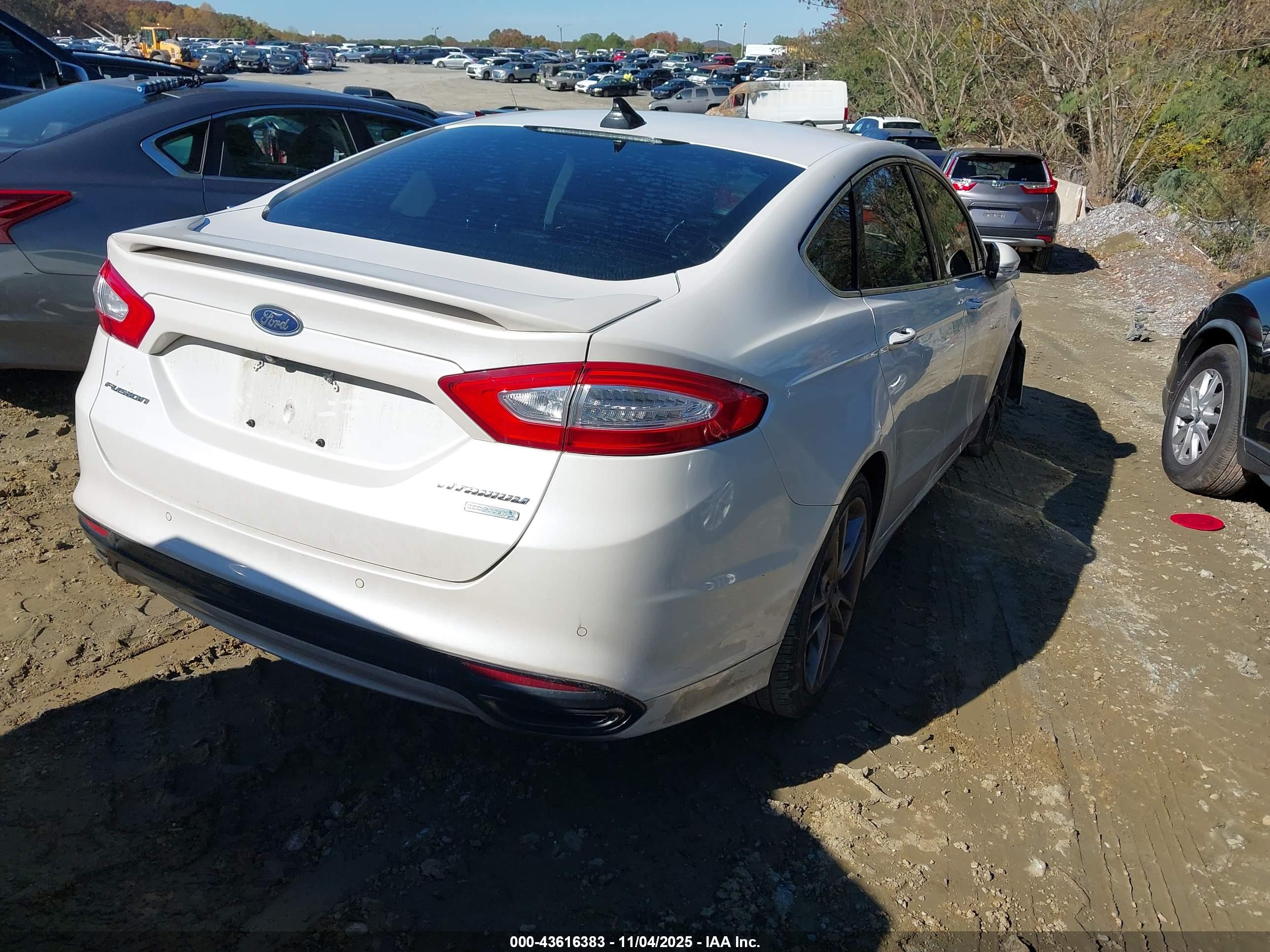 FORD FUSION image 4