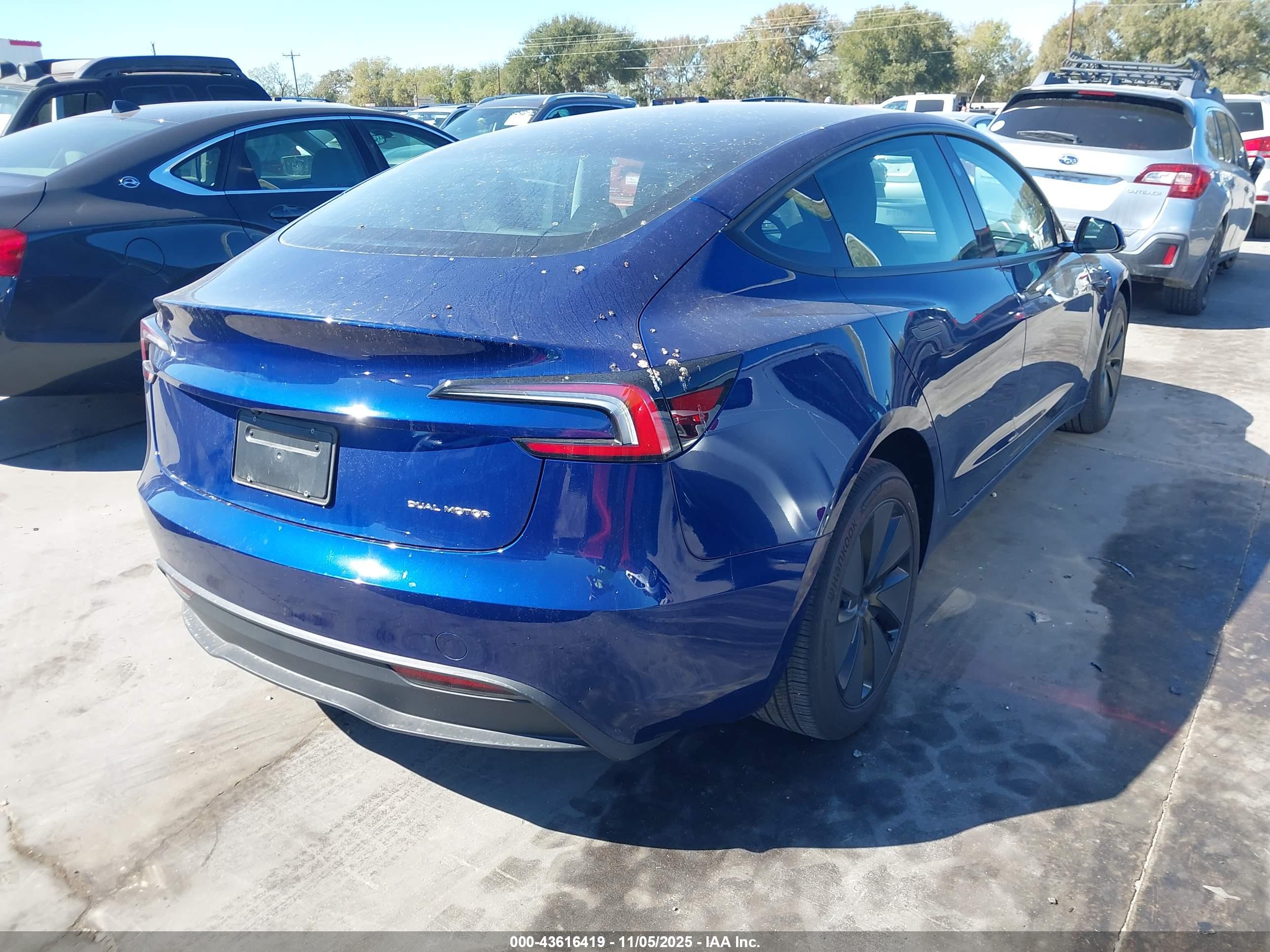 TESLA MODEL image 4