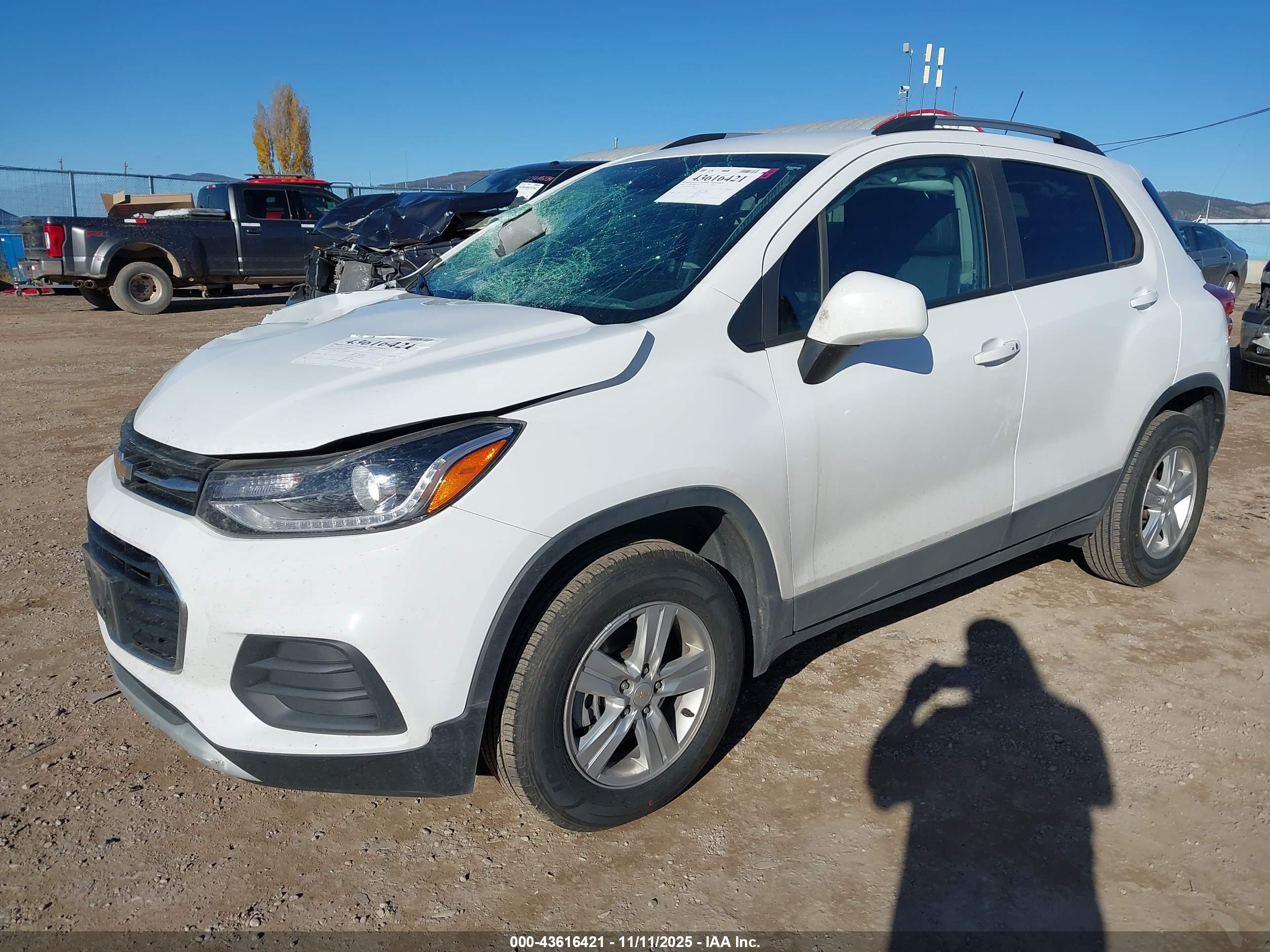 CHEVROLET TRAX image 2