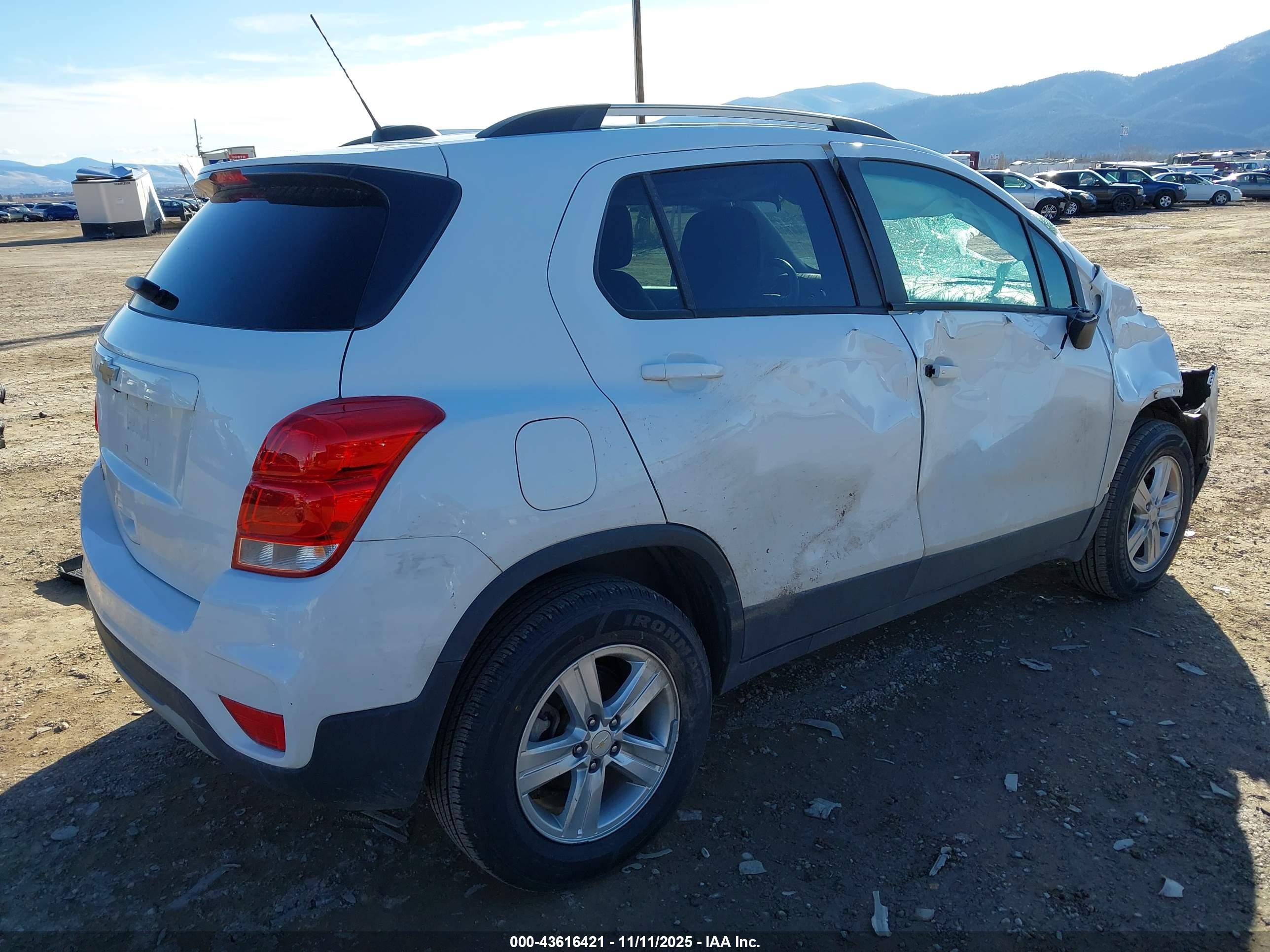 CHEVROLET TRAX image 4