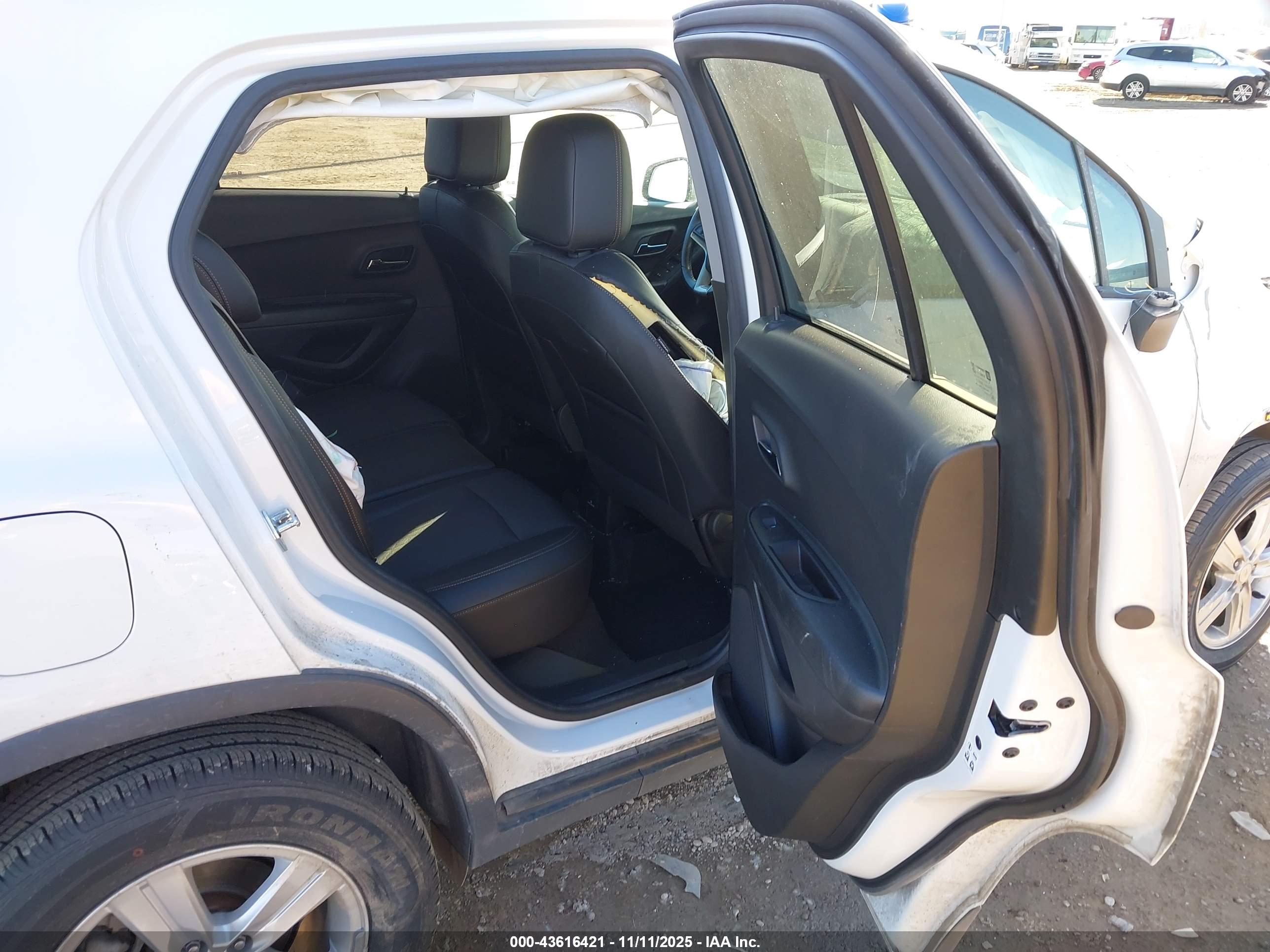 CHEVROLET TRAX image 8