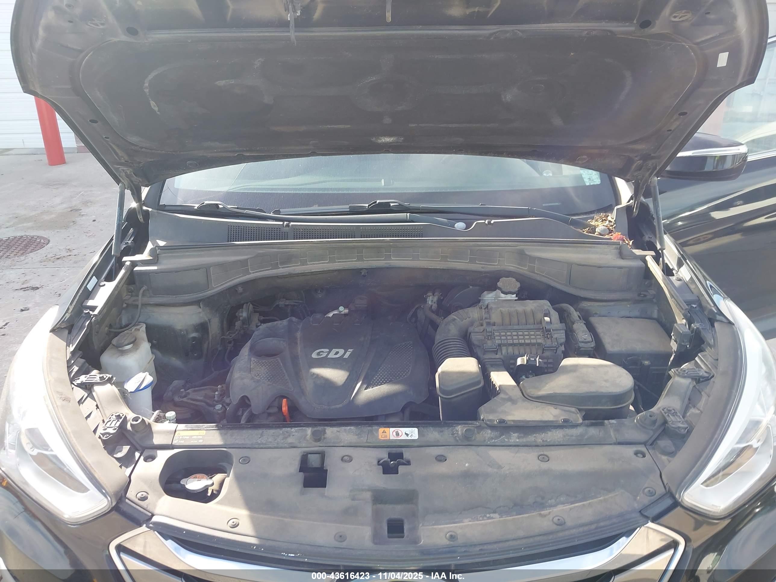 HYUNDAI SANTA image 10
