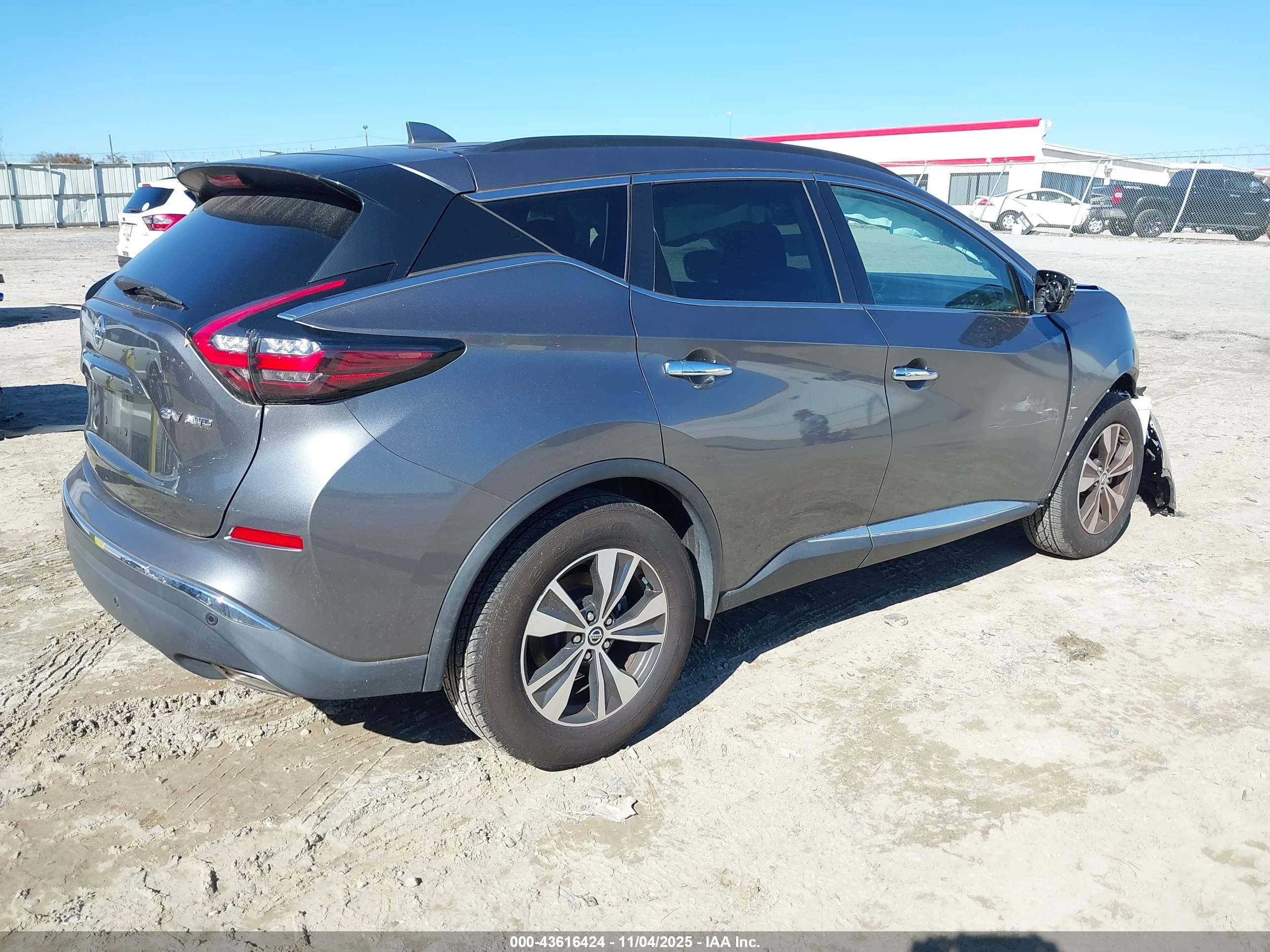 NISSAN MURANO image 4