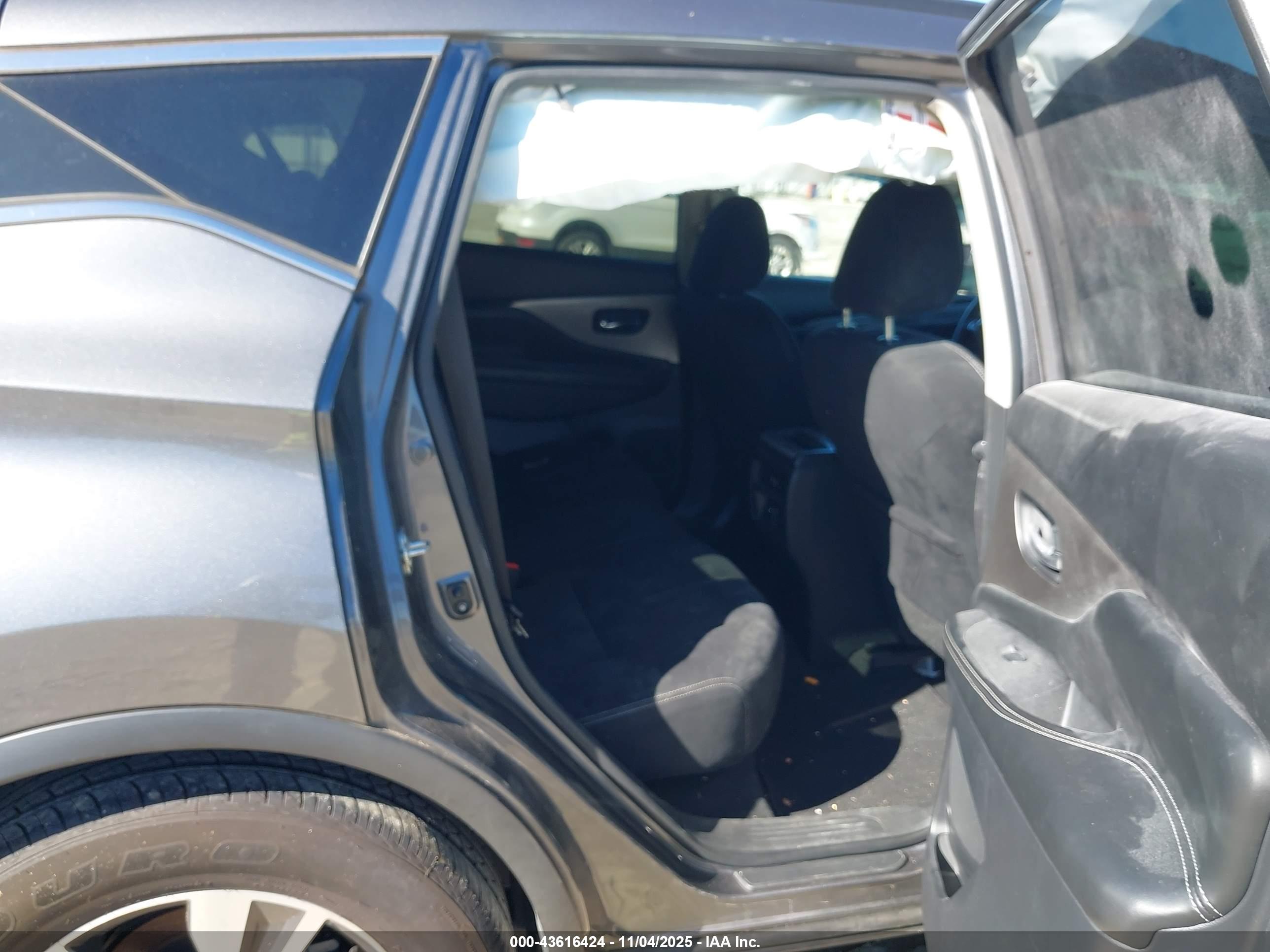 NISSAN MURANO image 8