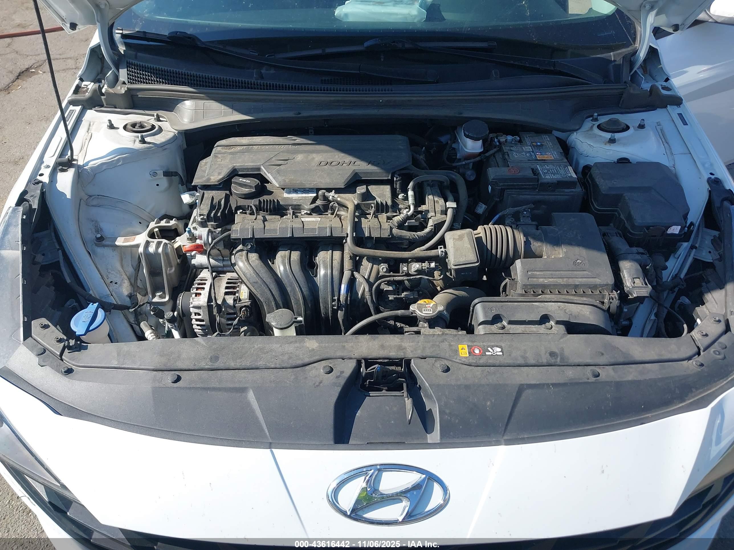 HYUNDAI ELANTRA image 10