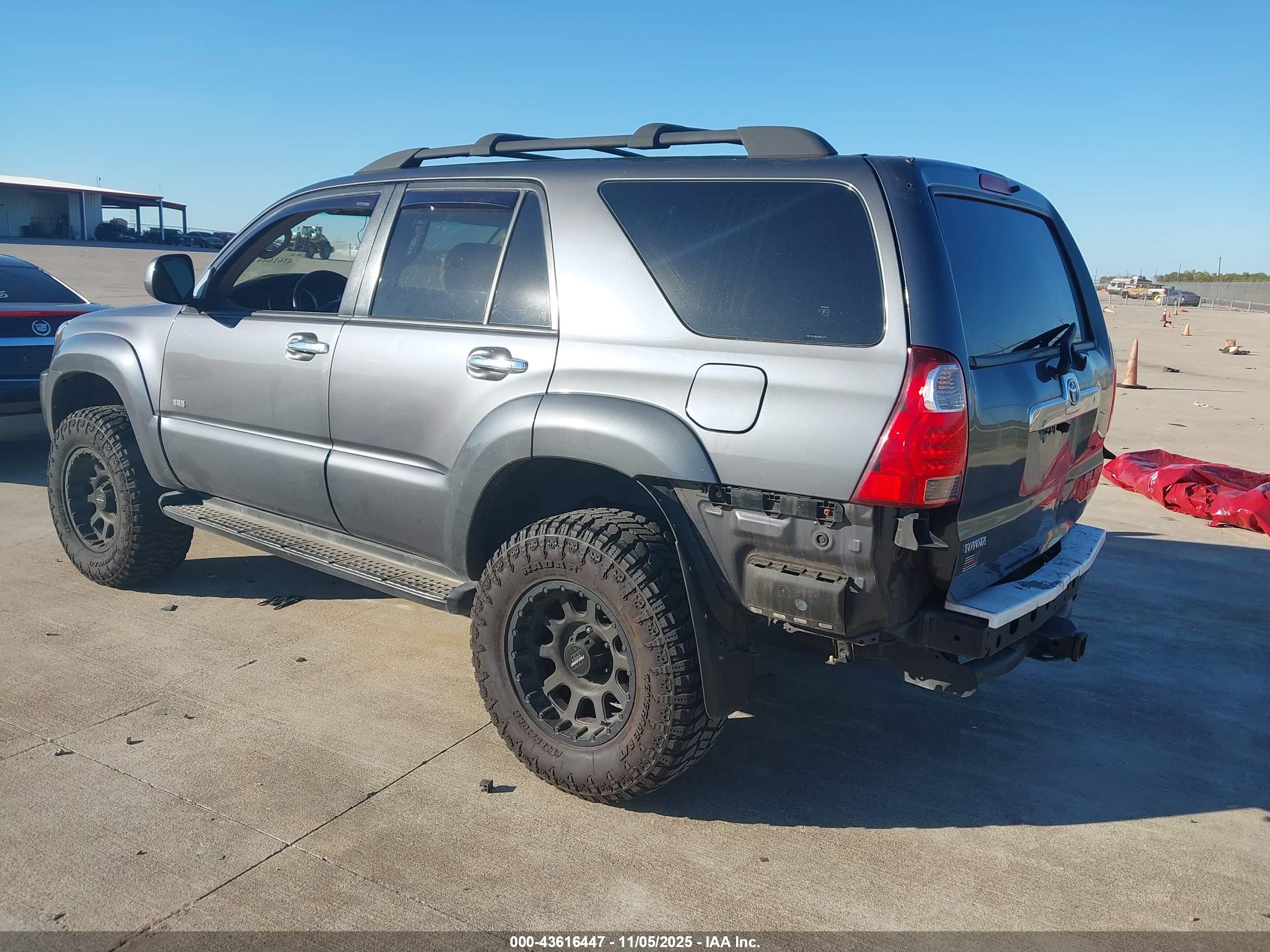 TOYOTA 4RUNNER image 3