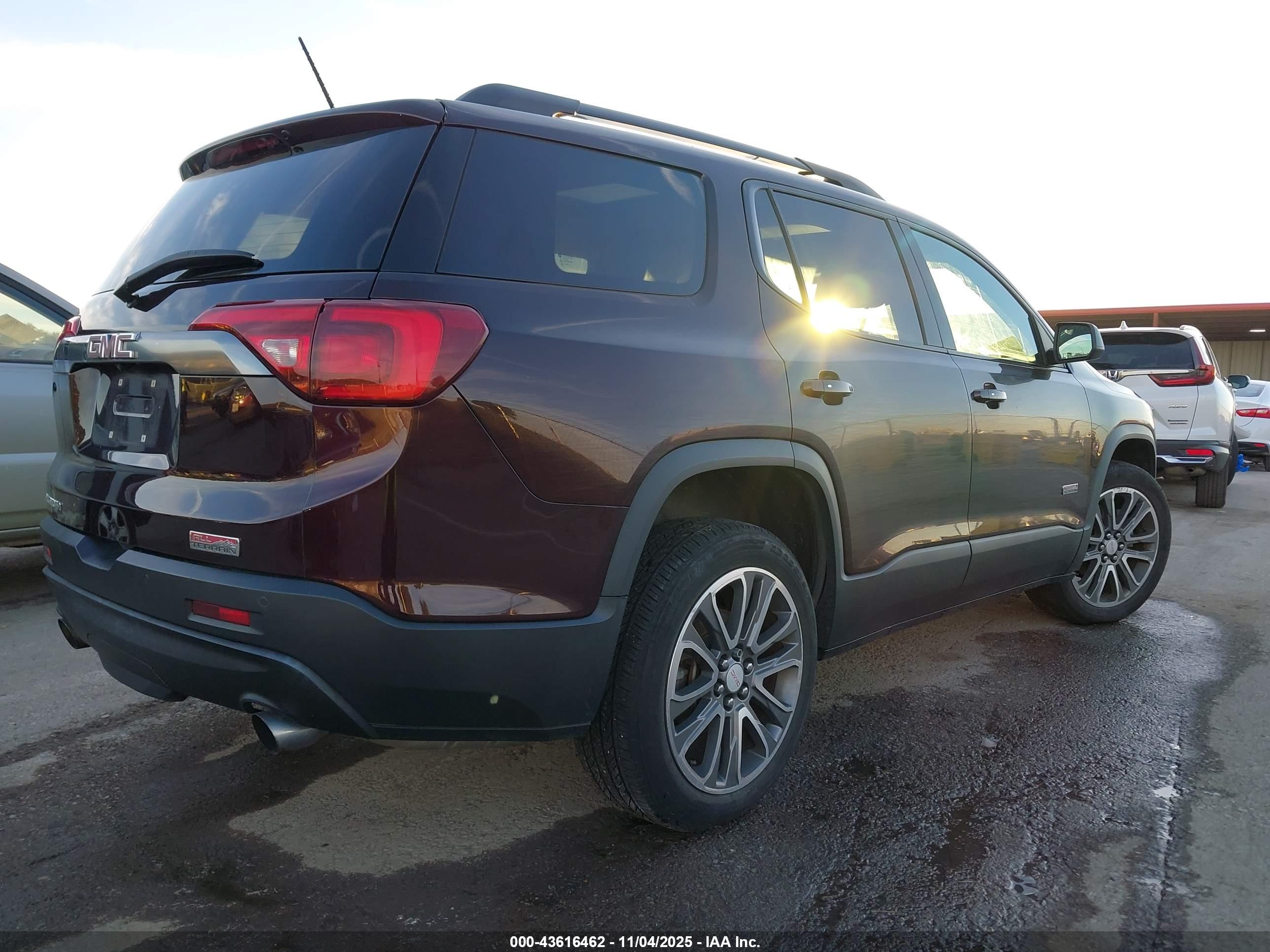 GMC ACADIA image 4