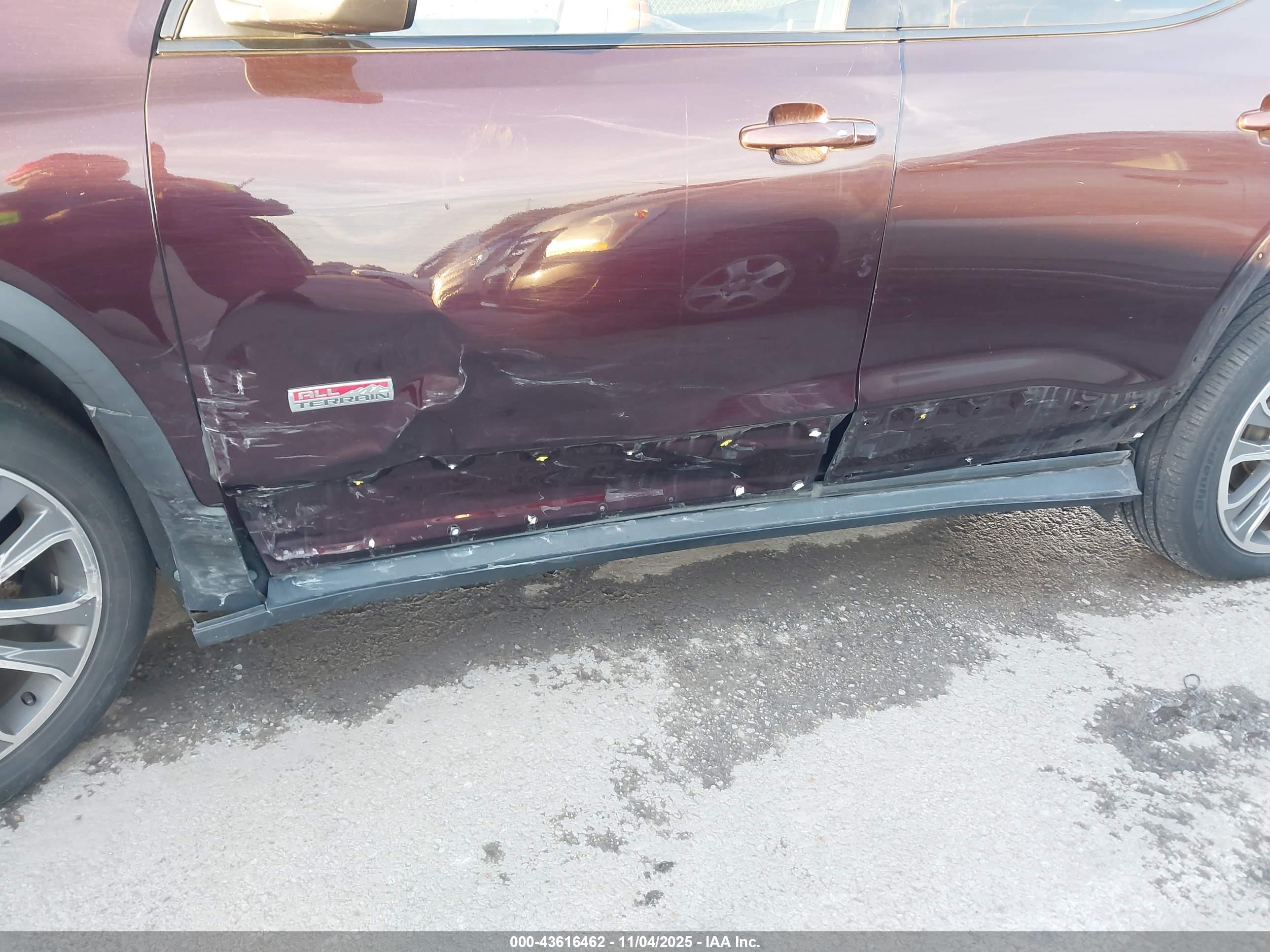 GMC ACADIA image 6