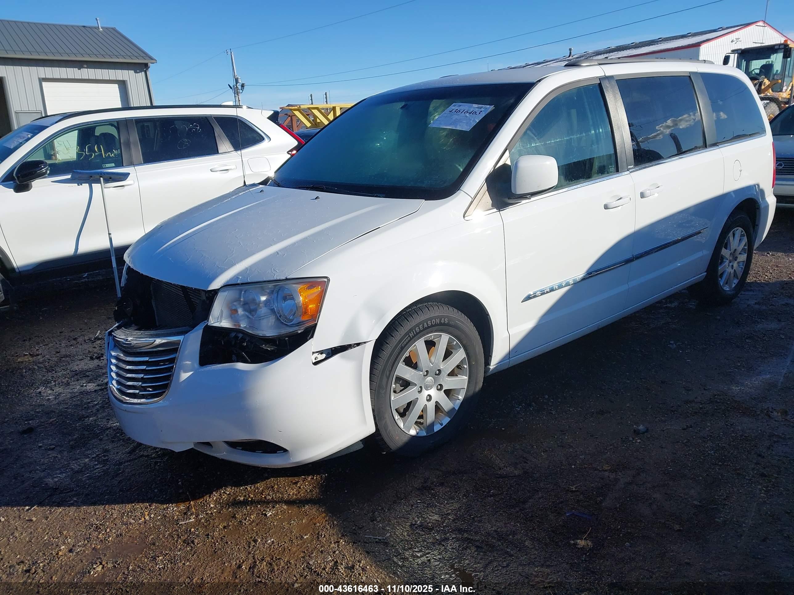 CHRYSLER TOWN image 2