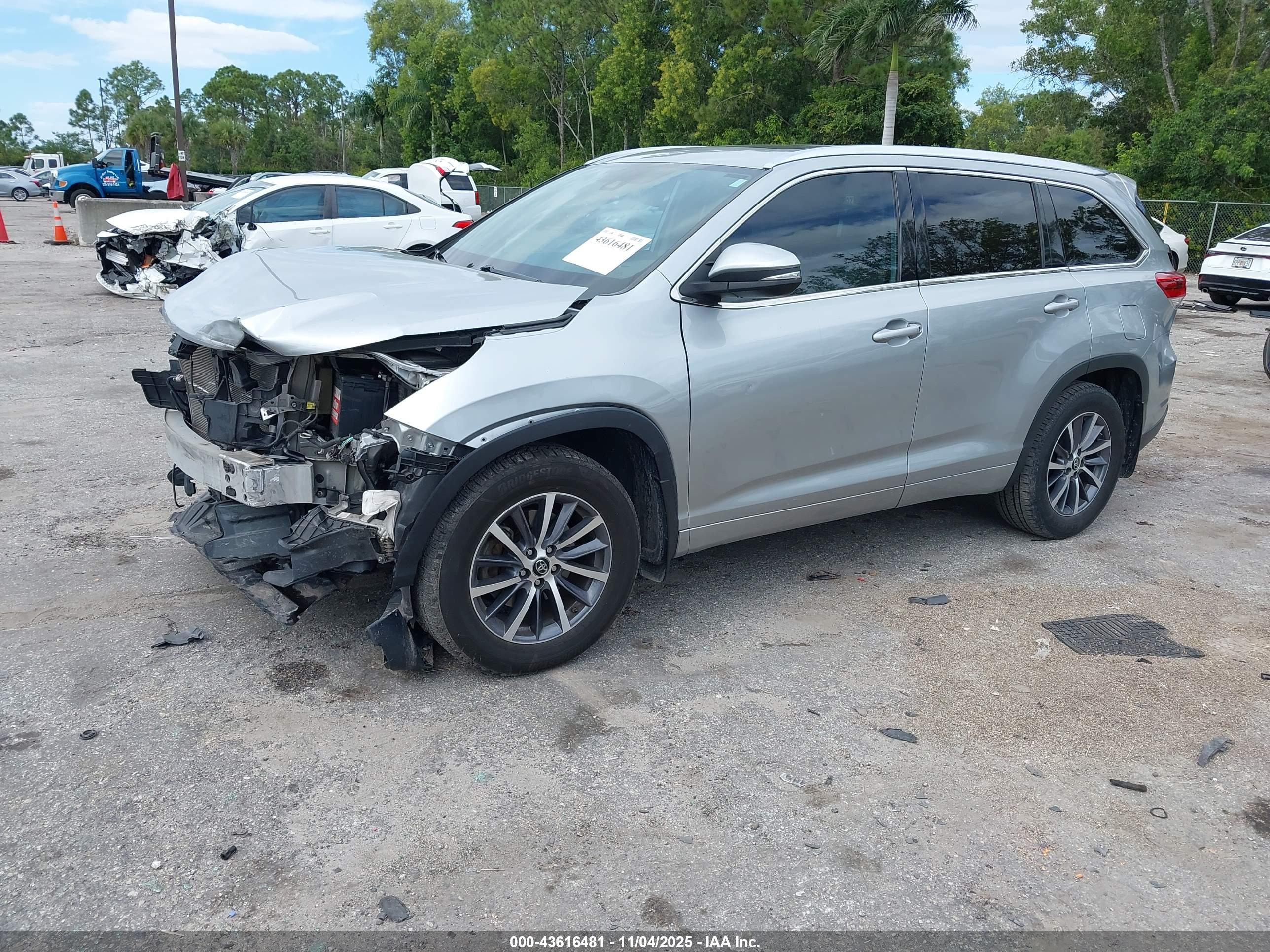 TOYOTA HIGHLANDER image 2