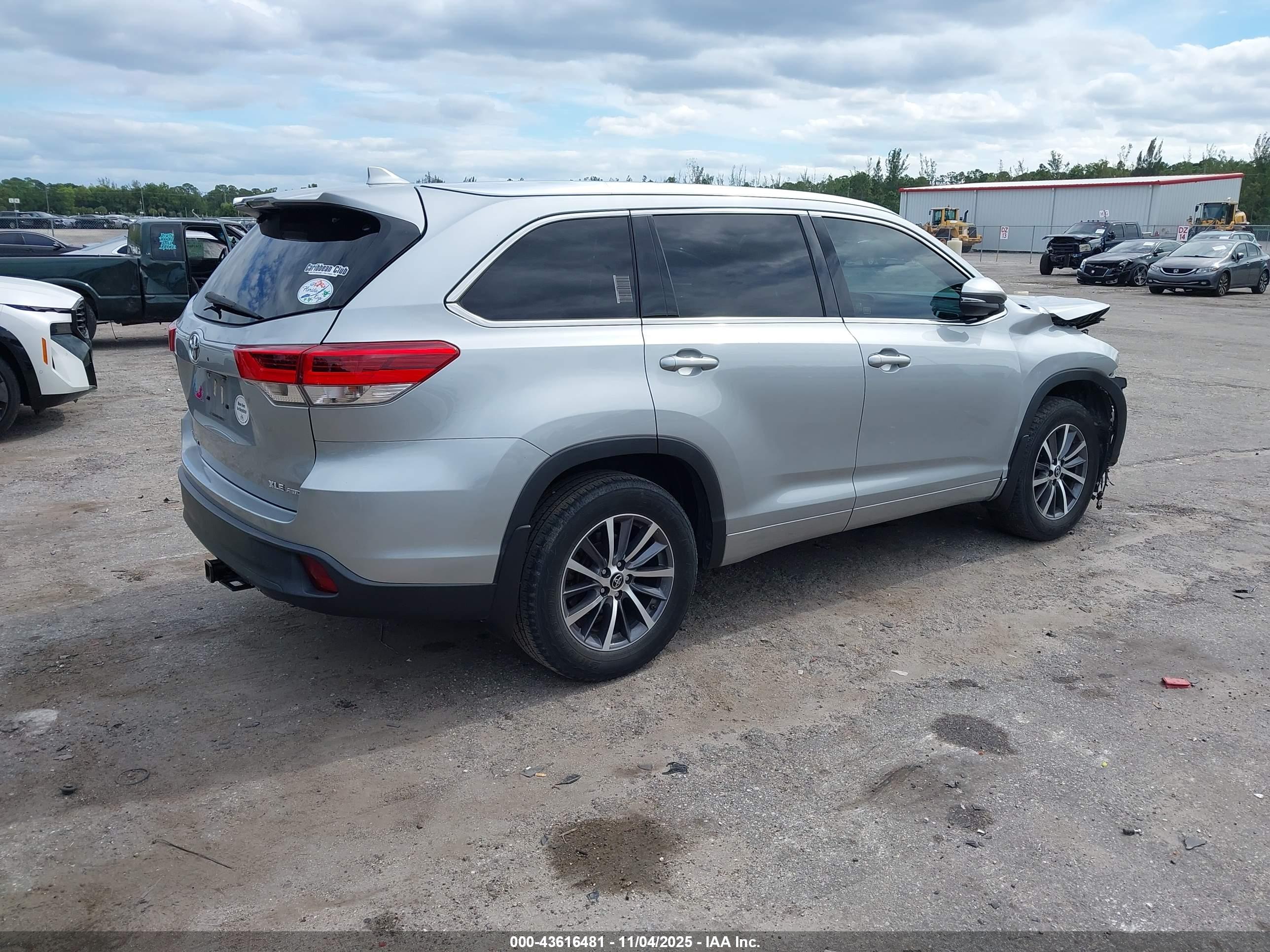 TOYOTA HIGHLANDER image 4