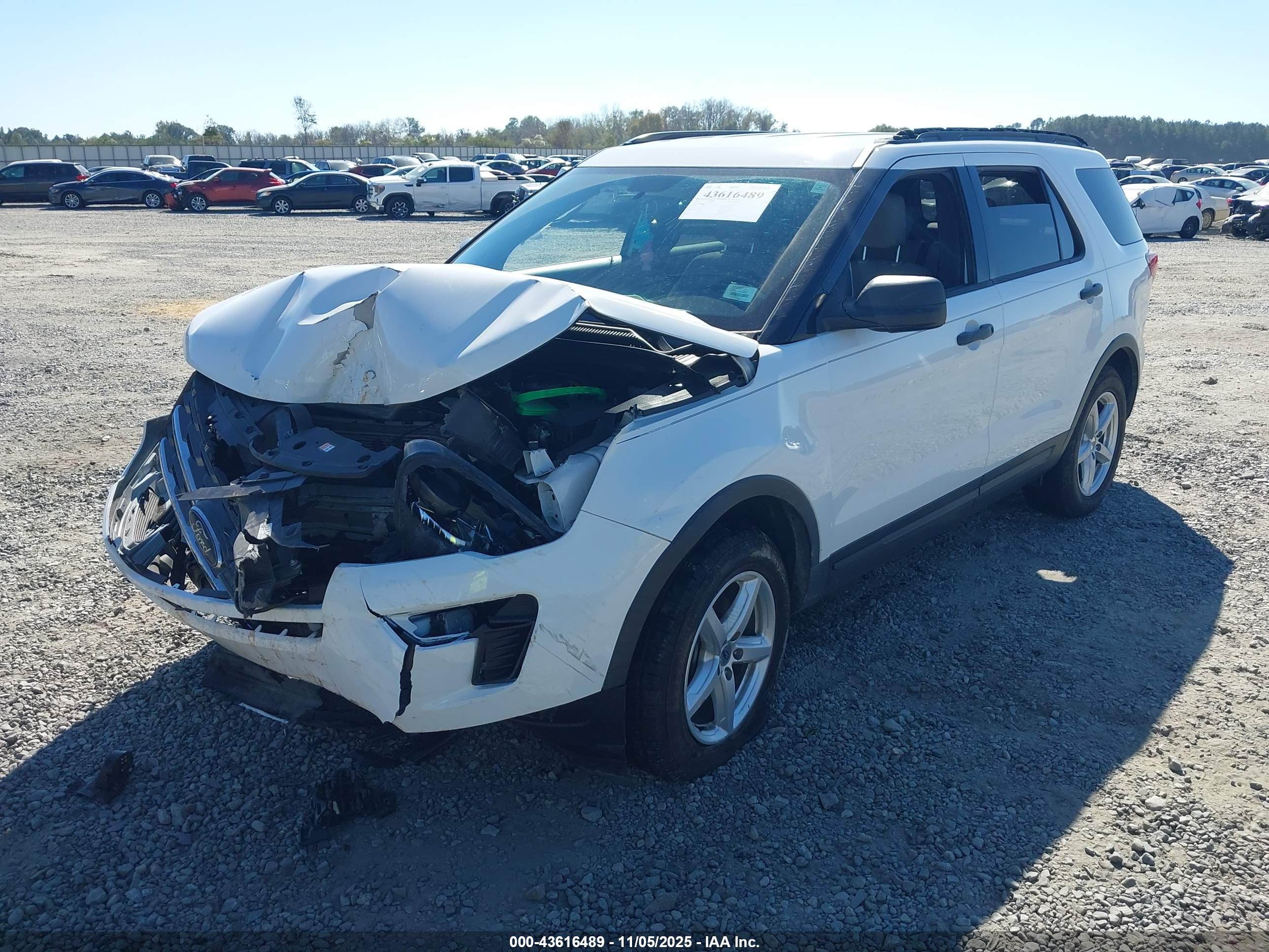 FORD EXPLORER image 6
