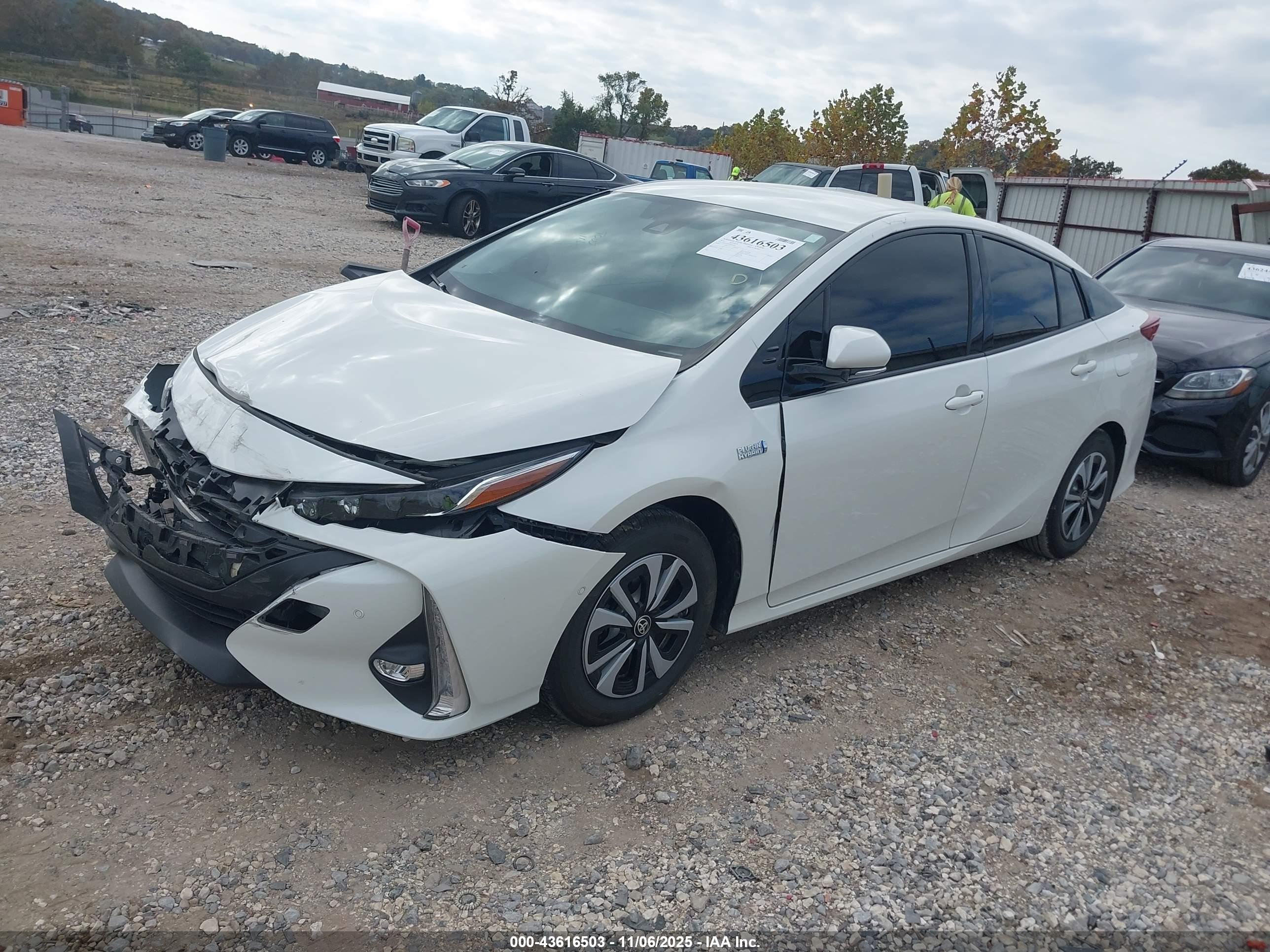 TOYOTA PRIUS image 2