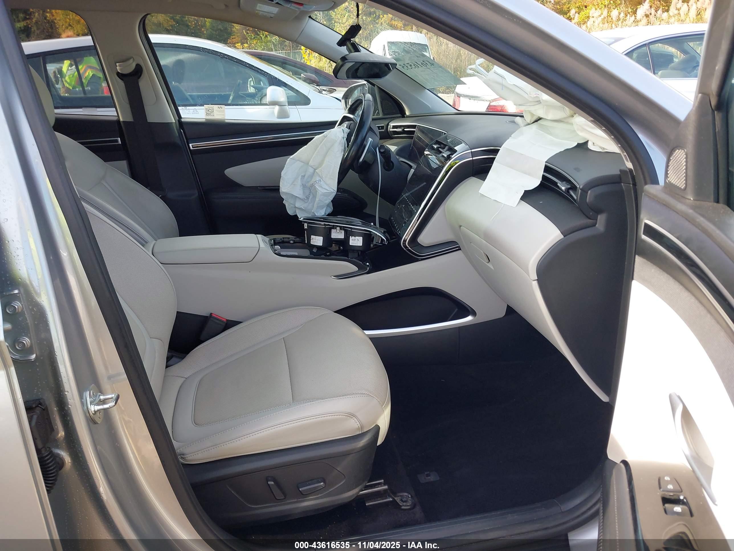 HYUNDAI TUCSON image 5