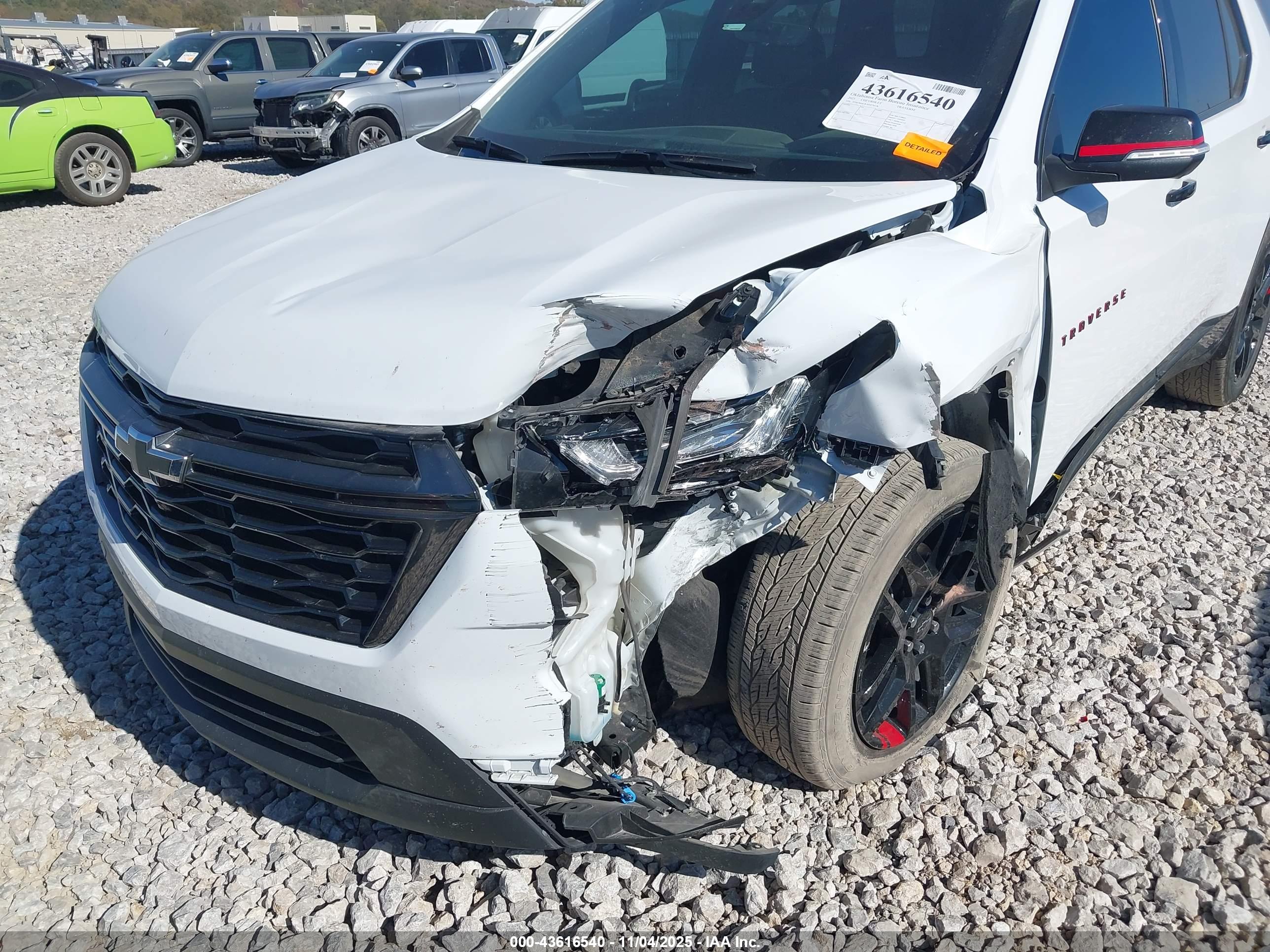 CHEVROLET TRAVERSE image 6