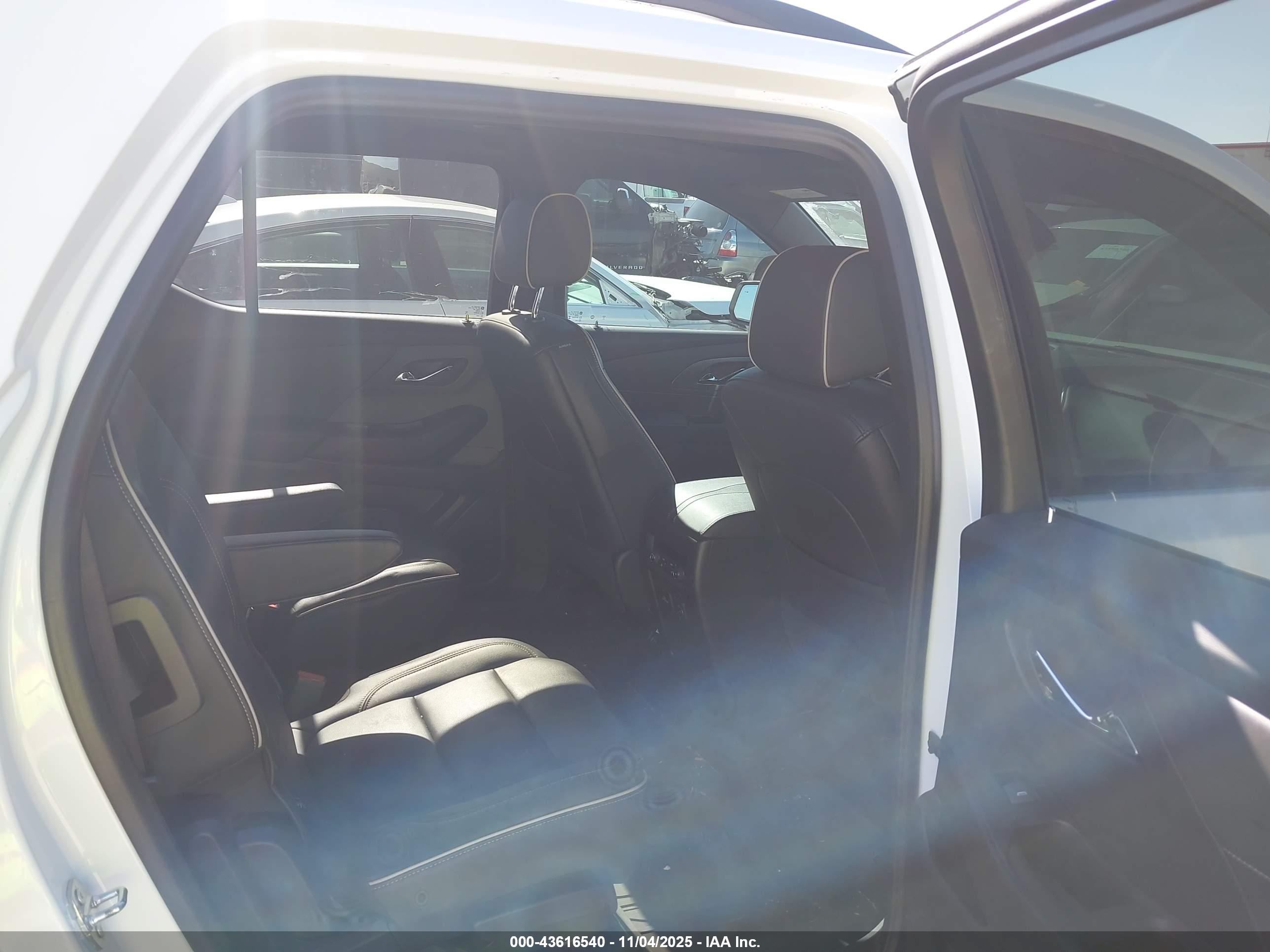 CHEVROLET TRAVERSE image 8
