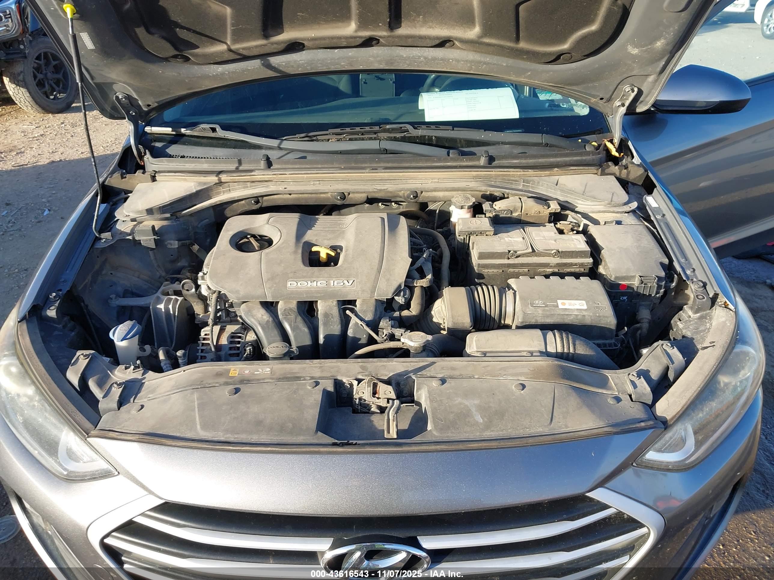 HYUNDAI ELANTRA image 10