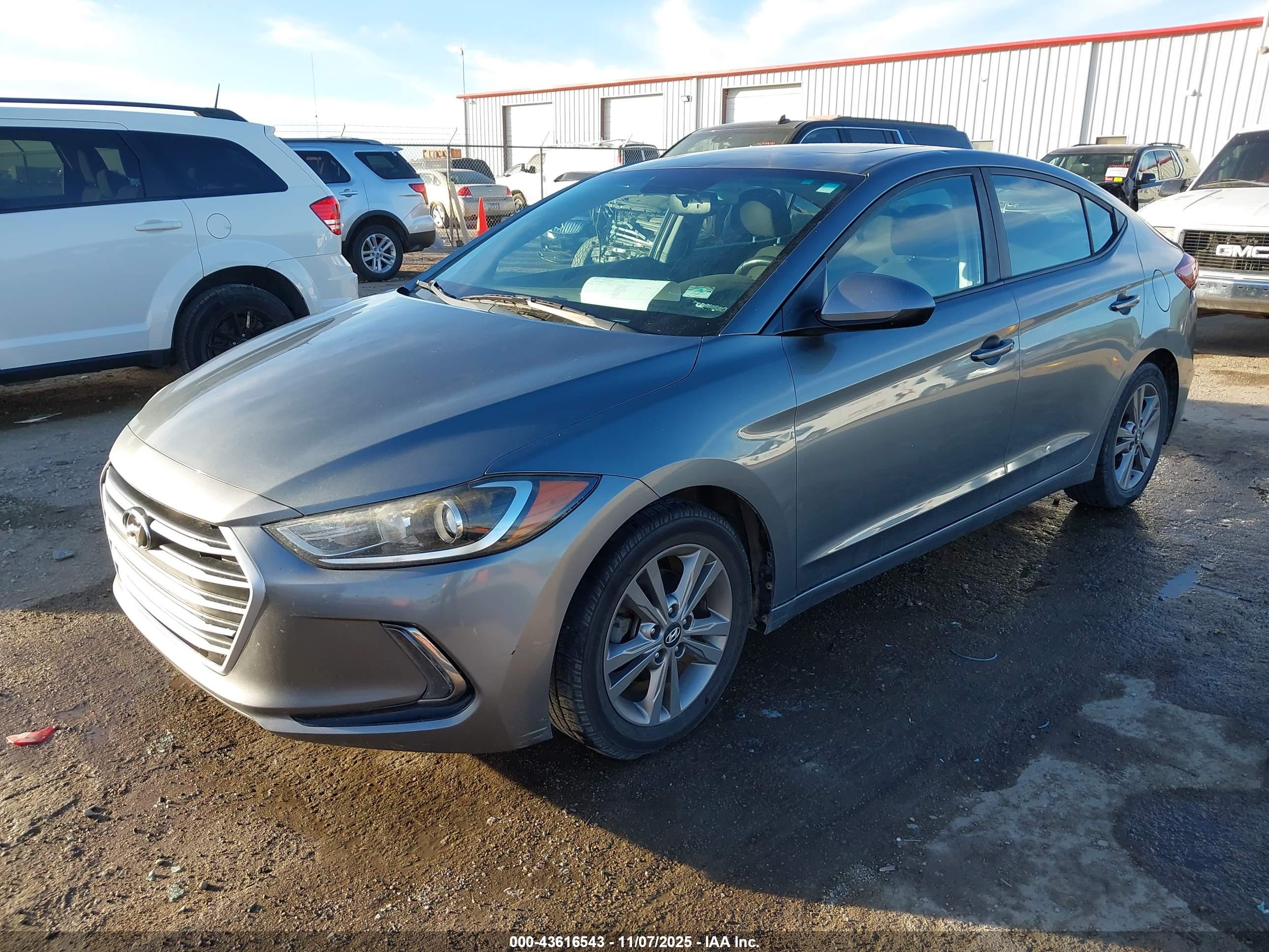 HYUNDAI ELANTRA image 2