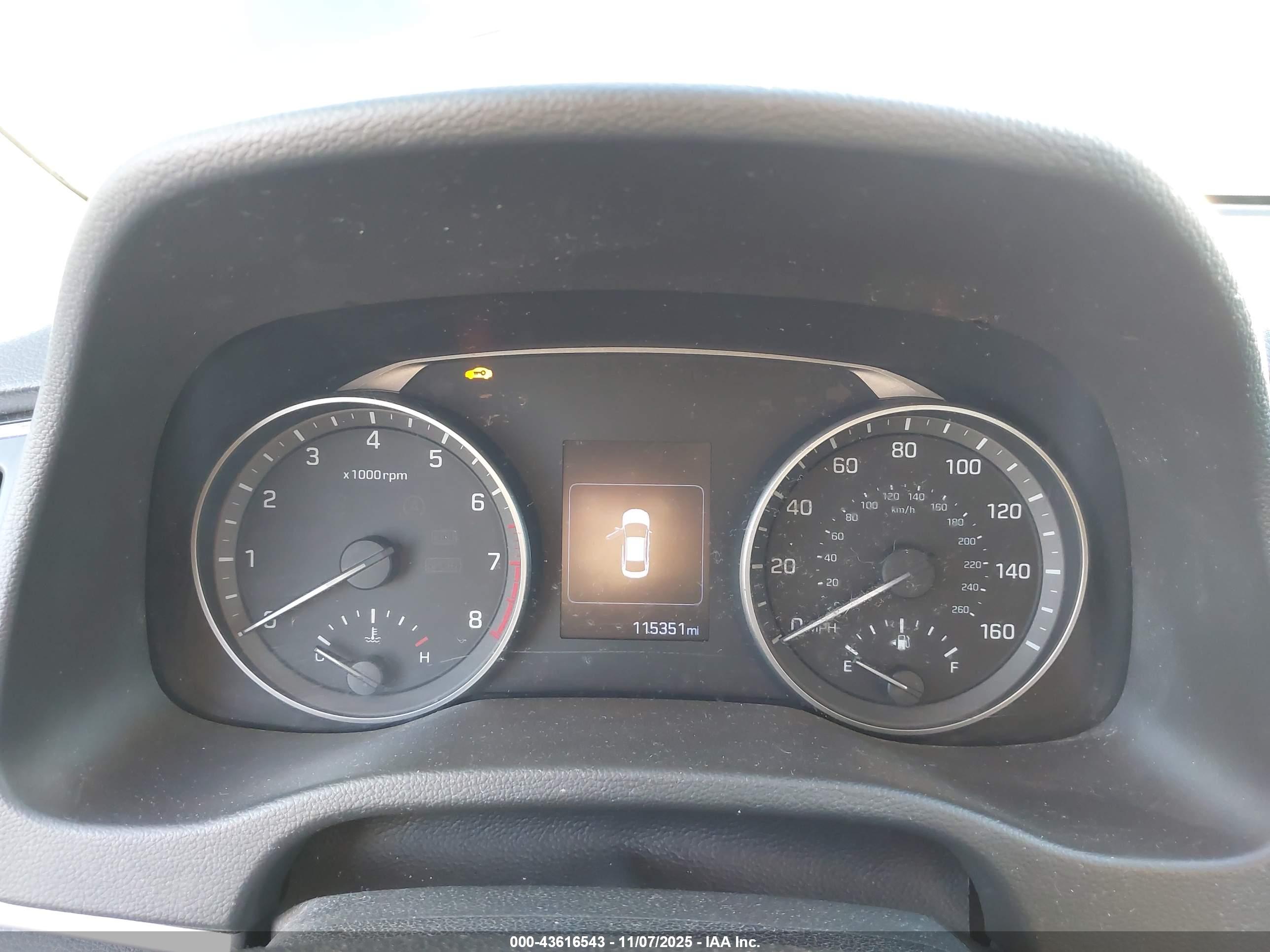 HYUNDAI ELANTRA image 7