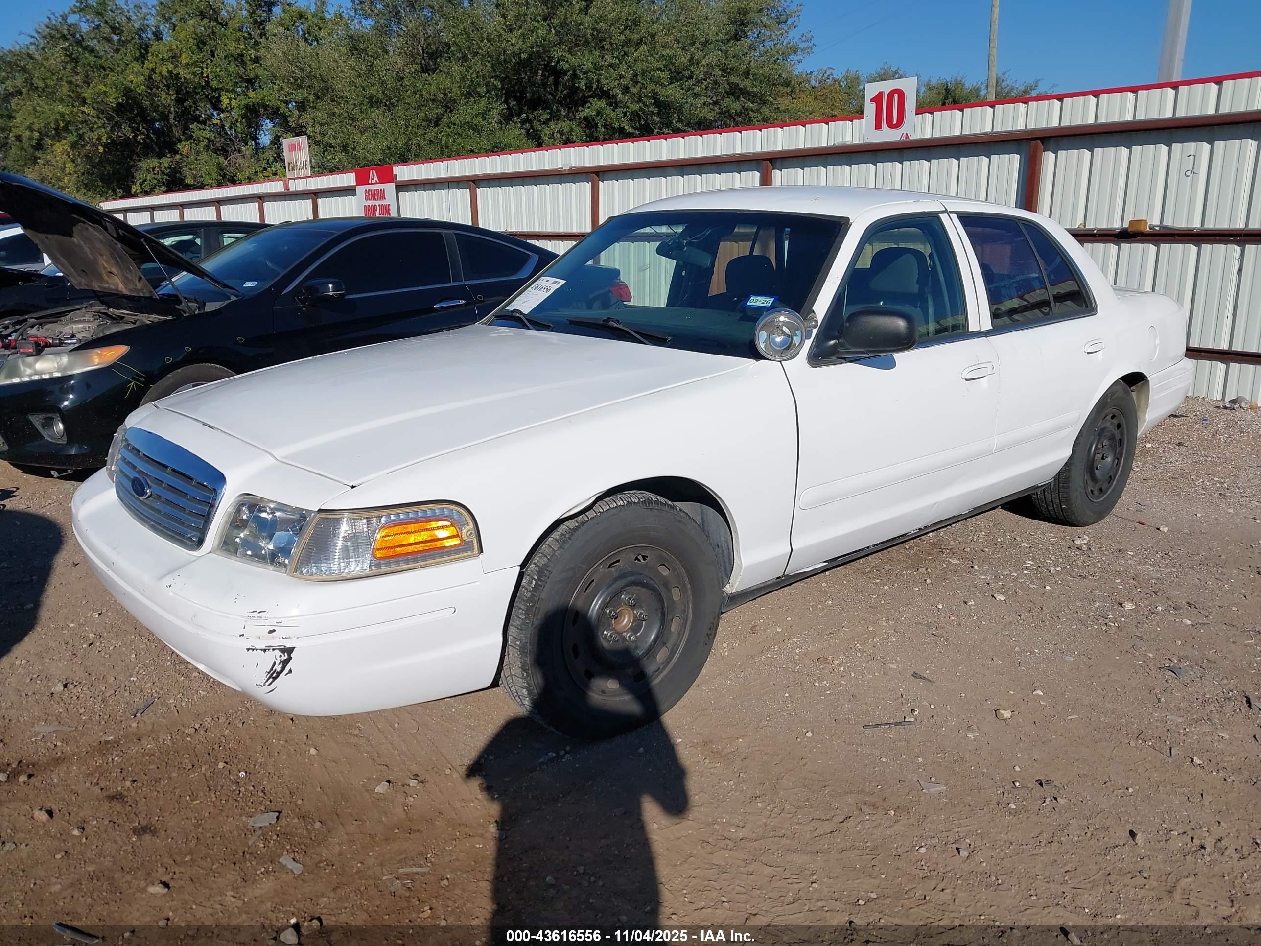 FORD CROWN image 2
