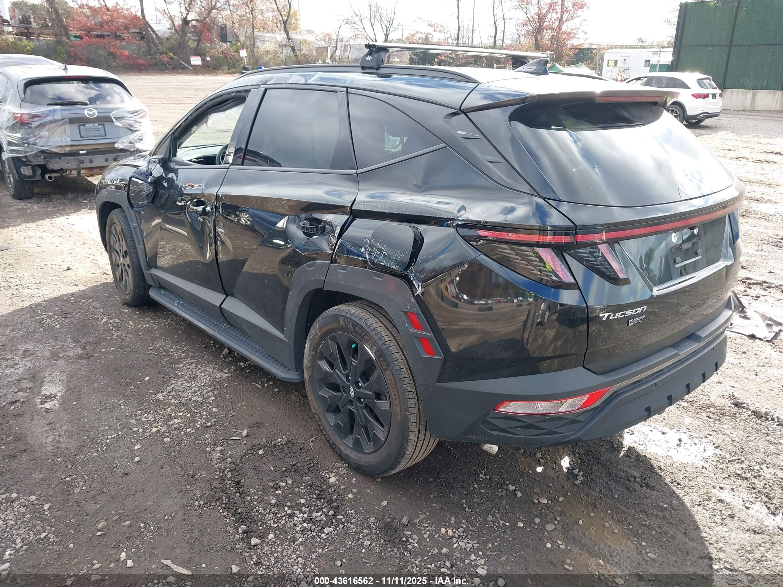 HYUNDAI TUCSON image 3
