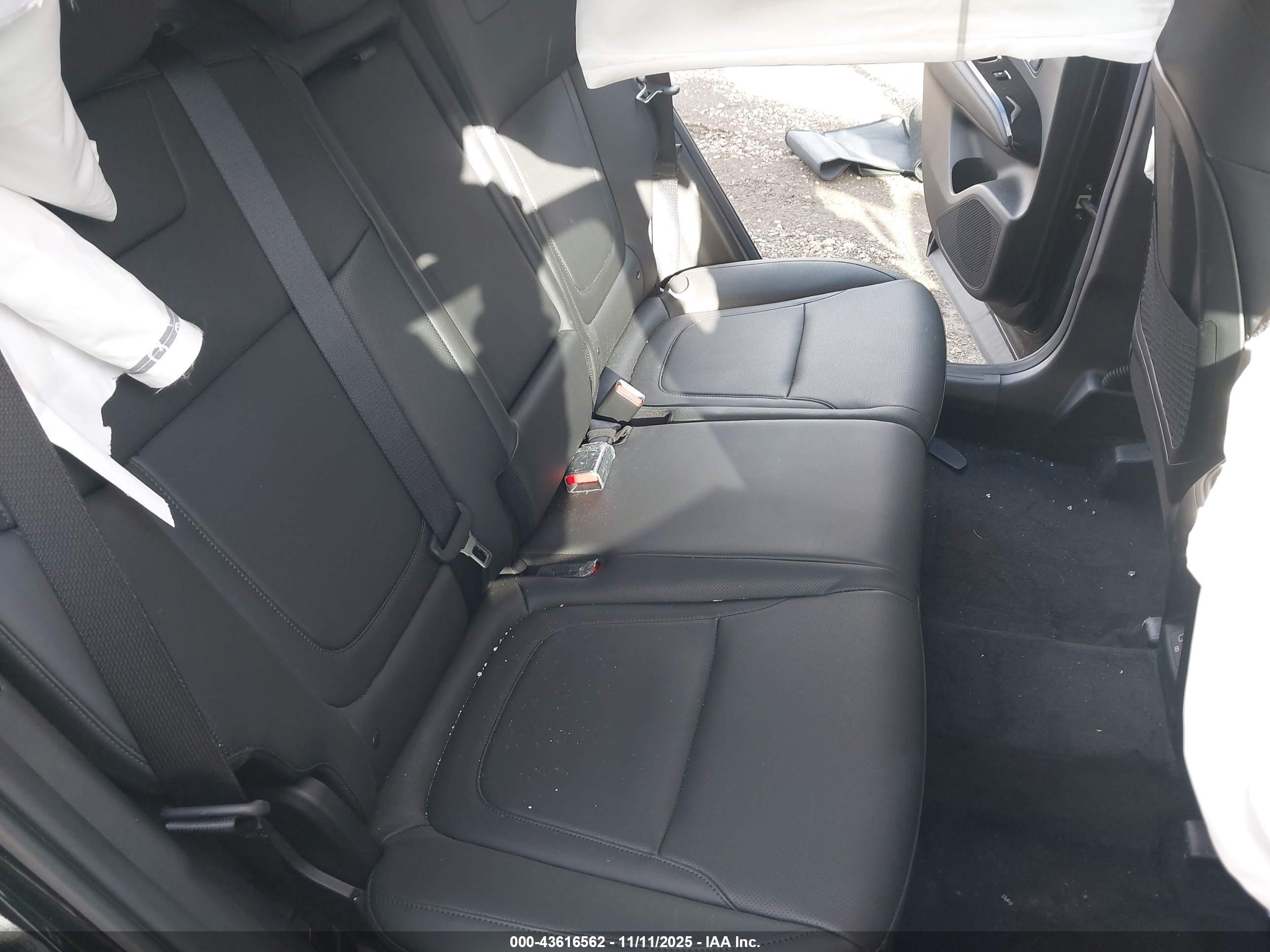 HYUNDAI TUCSON image 8