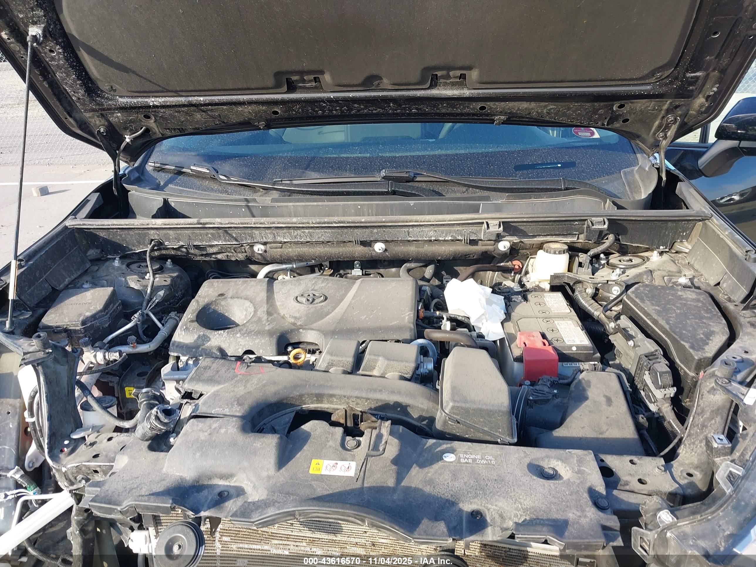TOYOTA RAV4 image 10
