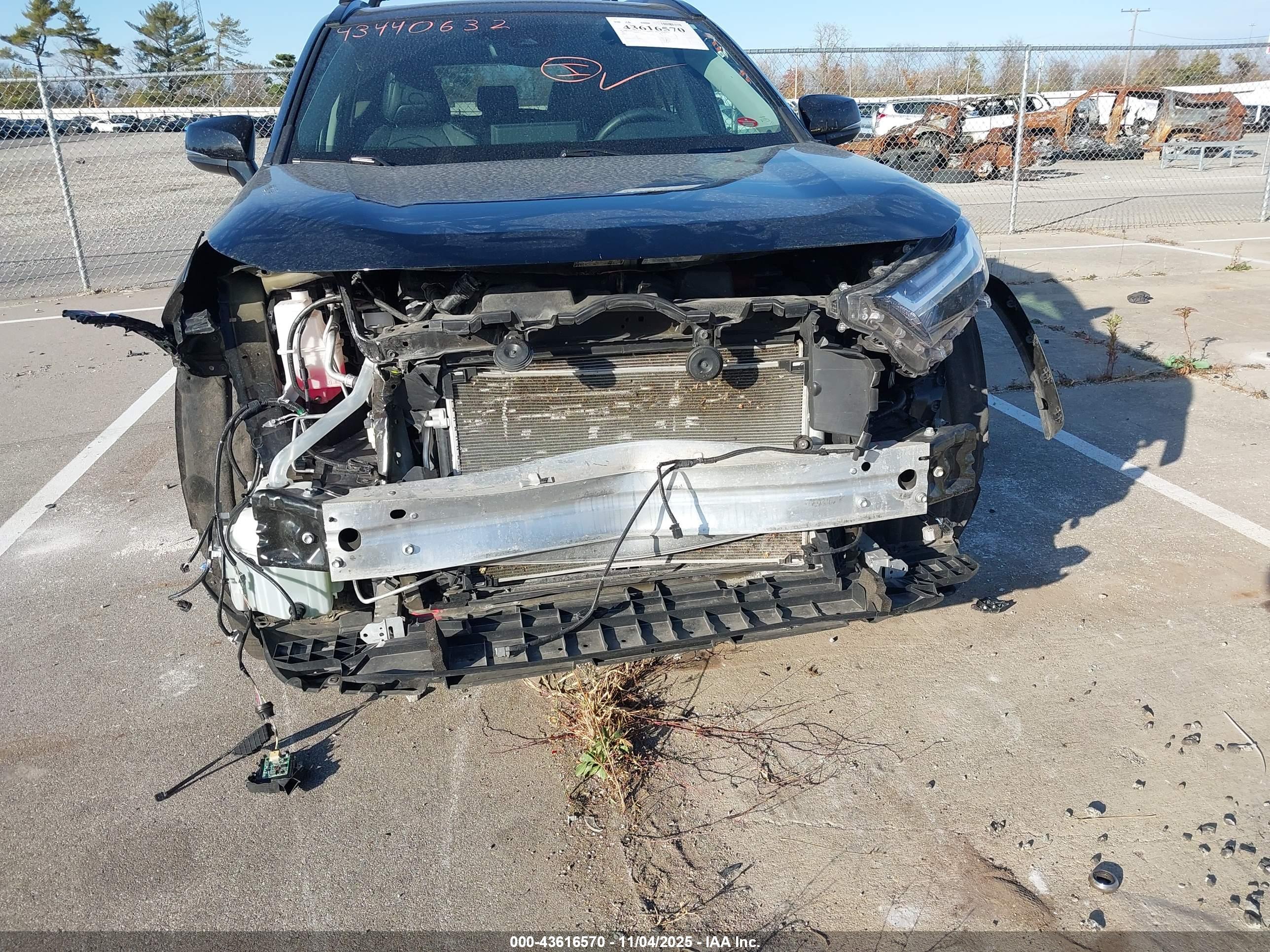 TOYOTA RAV4 image 6