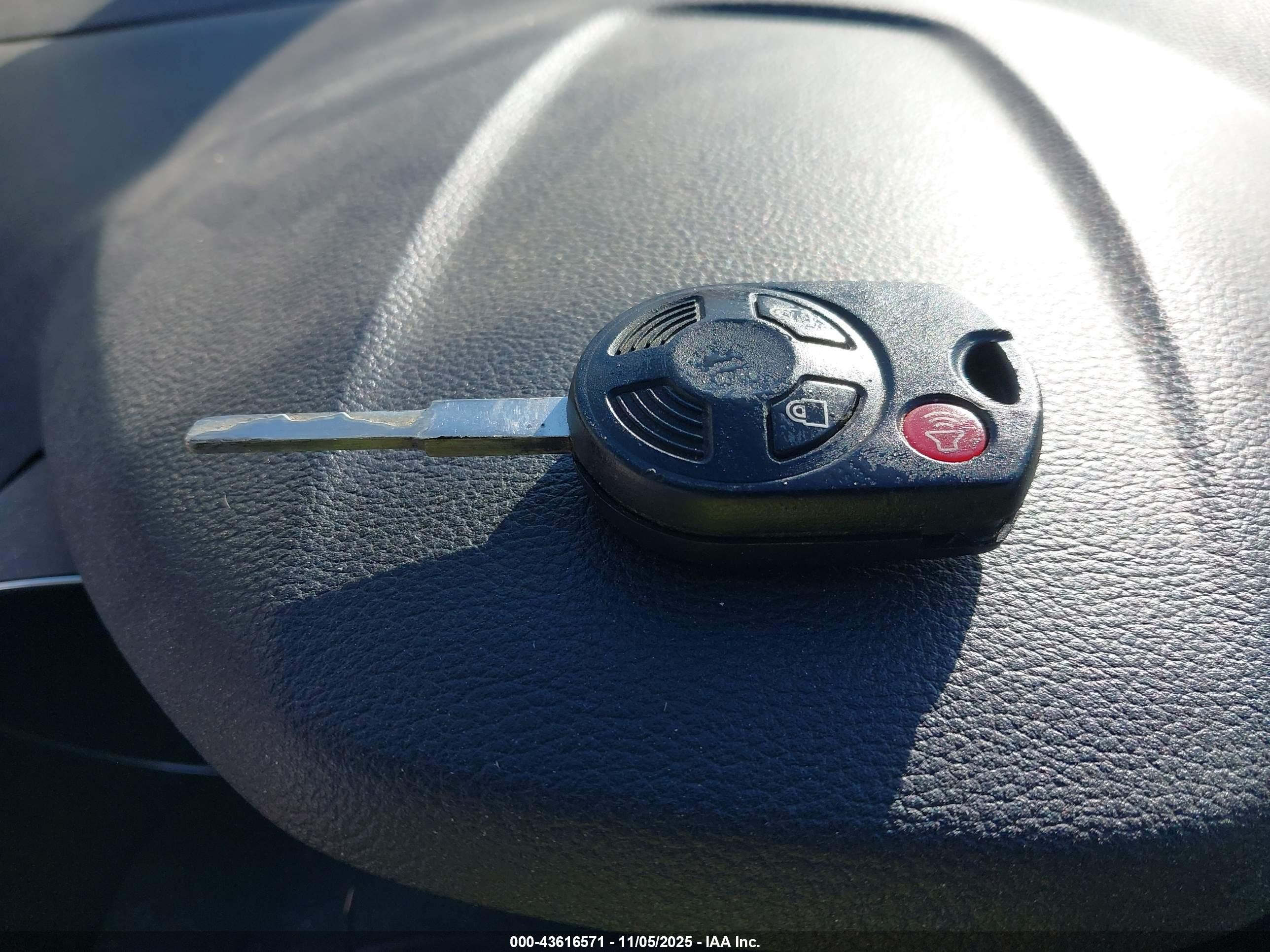 FORD ESCAPE image 11