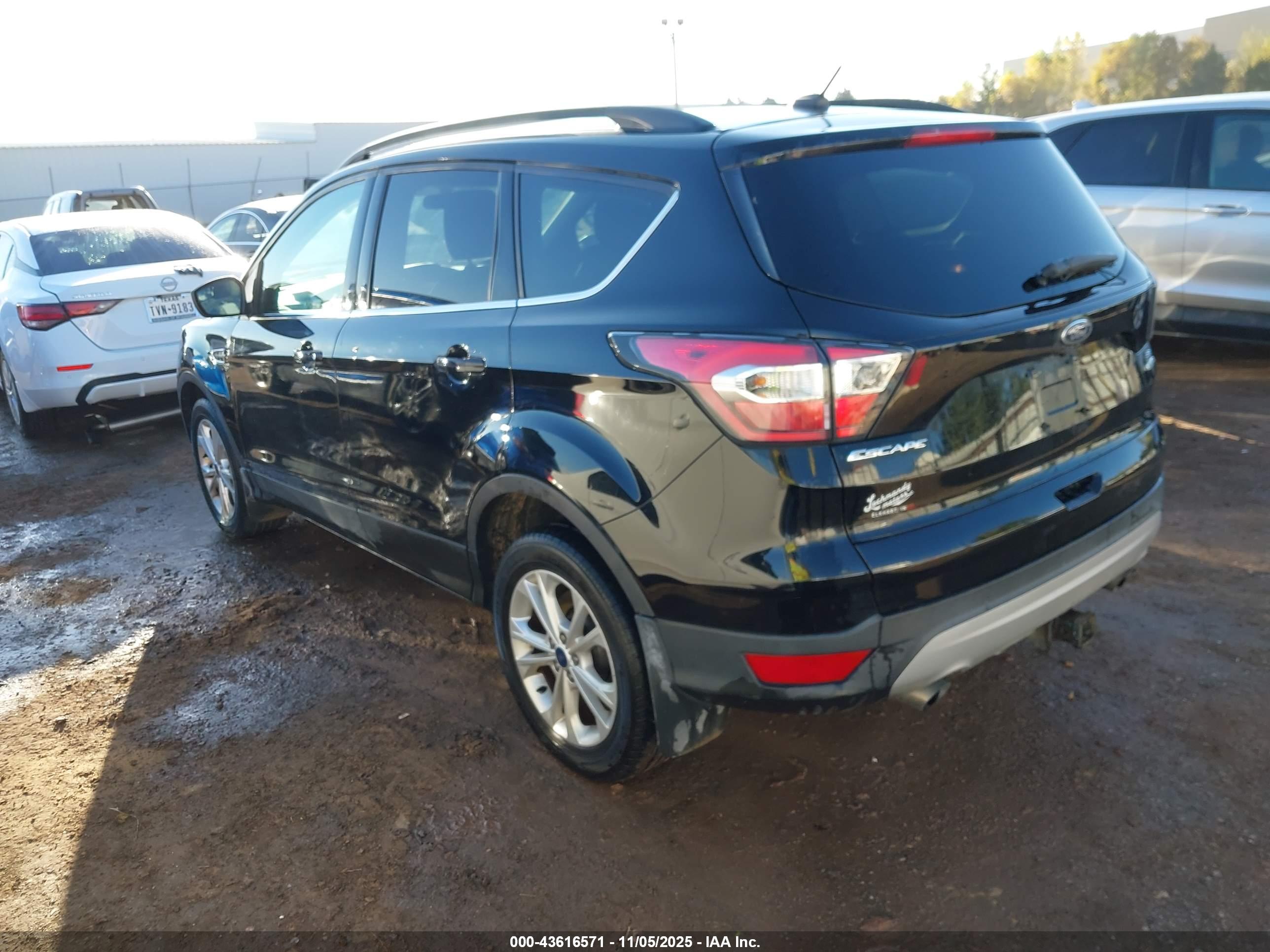 FORD ESCAPE image 3