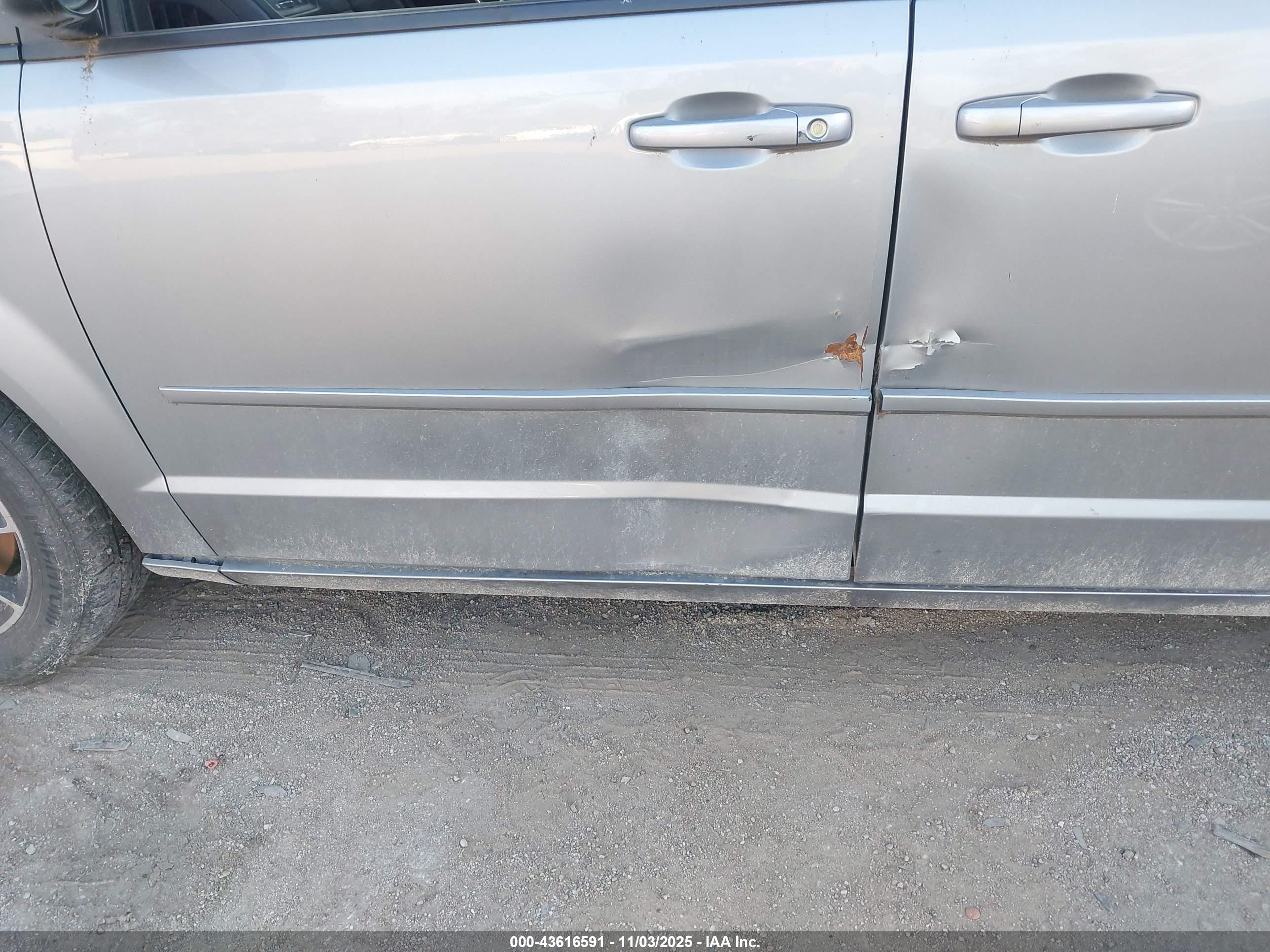 DODGE GRAND image 6