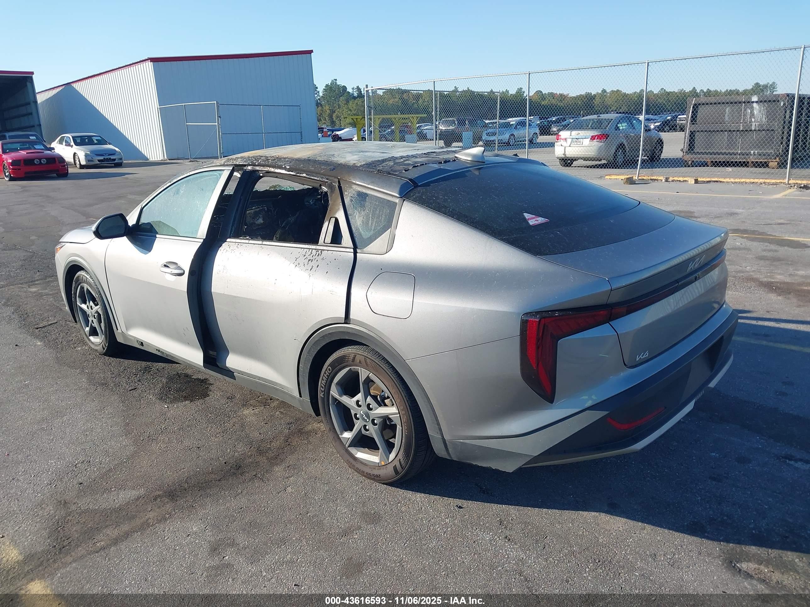 KIA K4 image 3