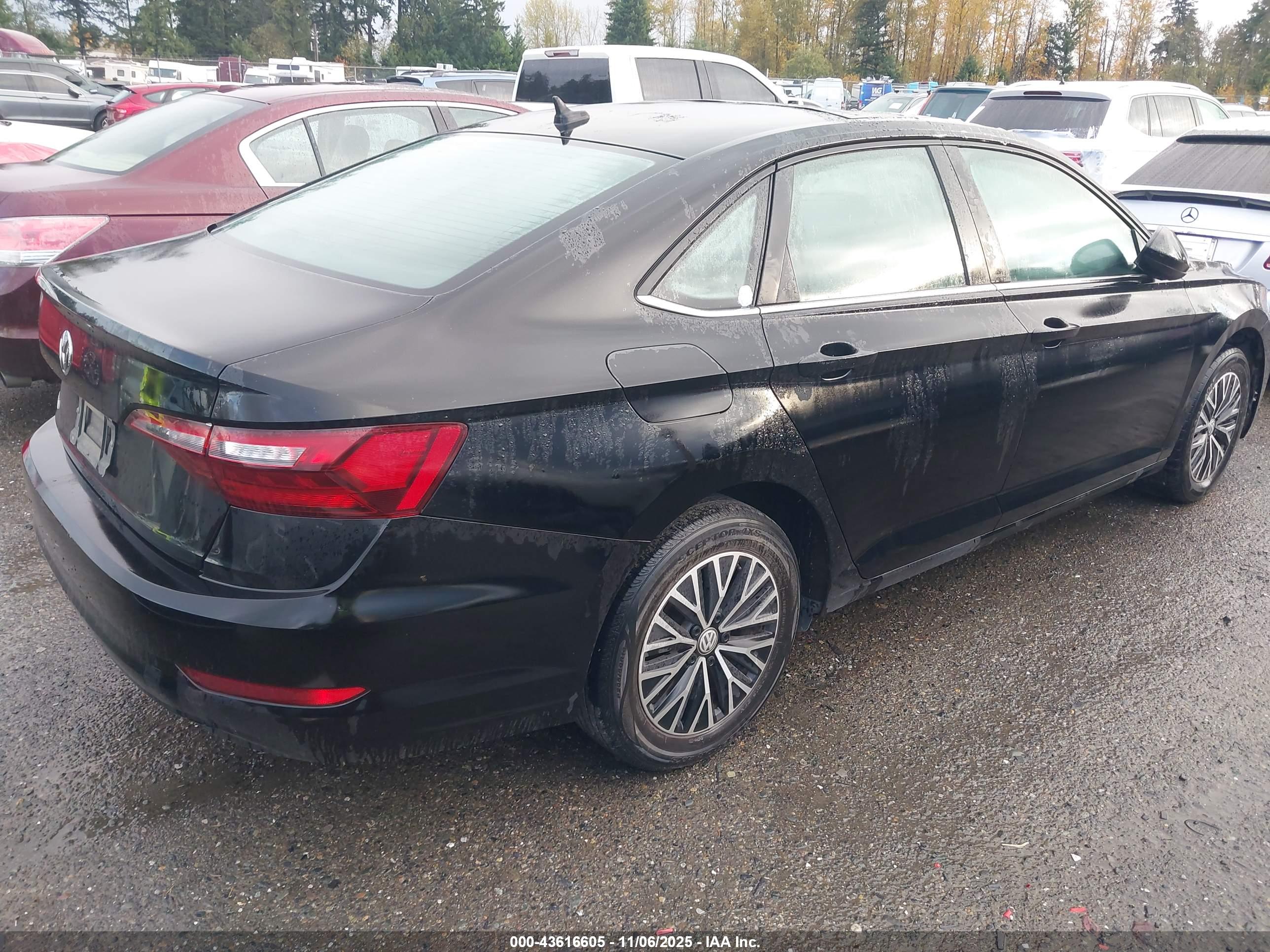 VOLKSWAGEN JETTA image 4