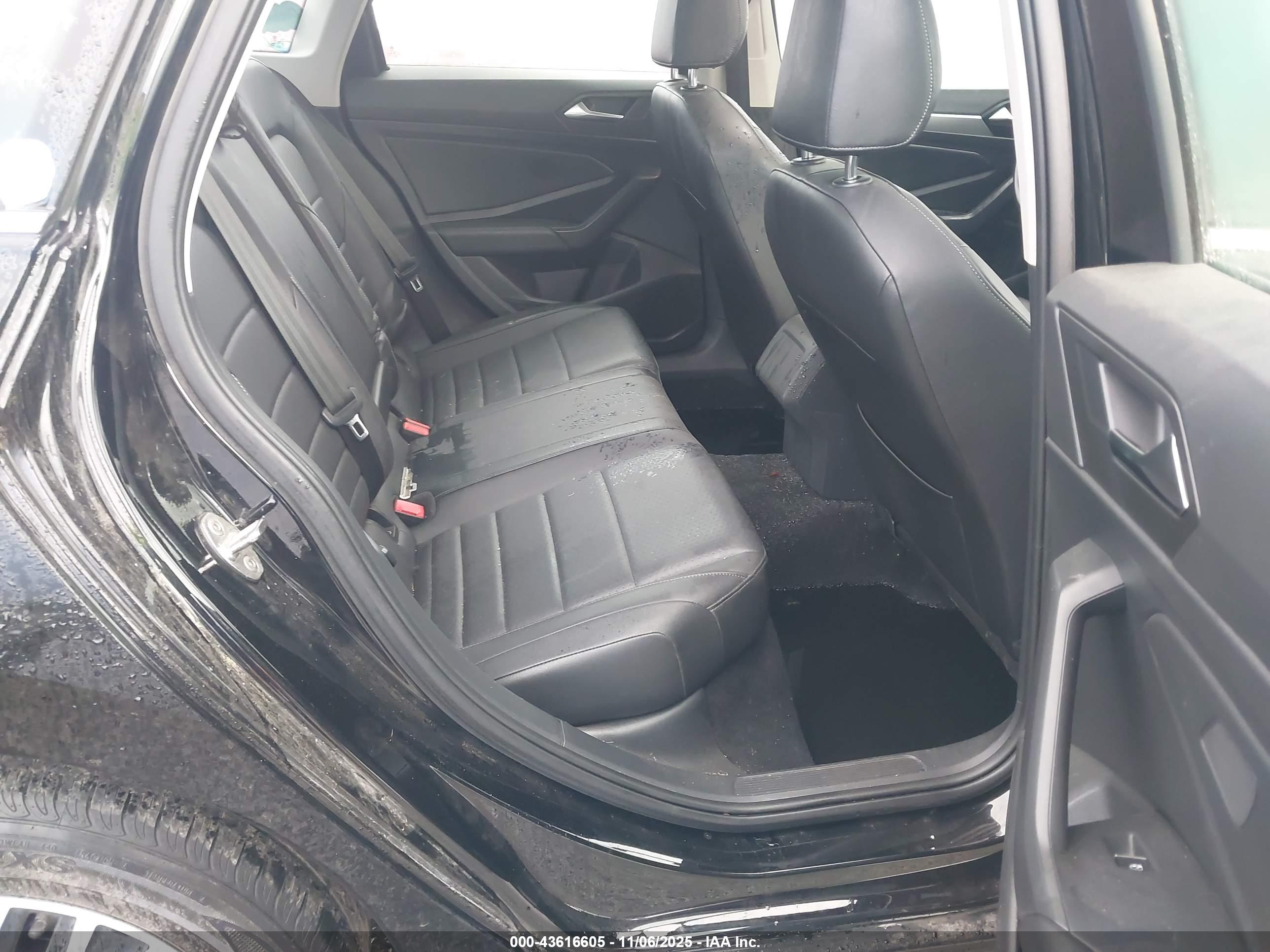 VOLKSWAGEN JETTA image 8