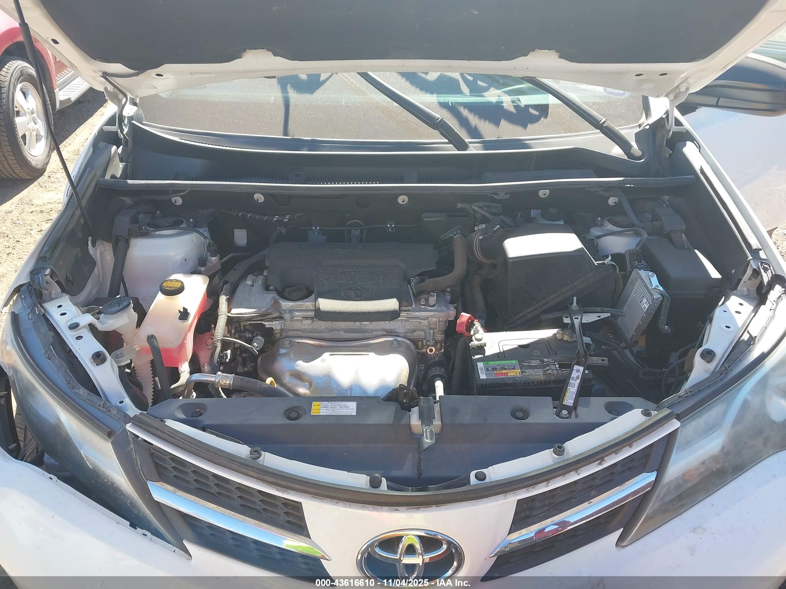 TOYOTA RAV4 image 10