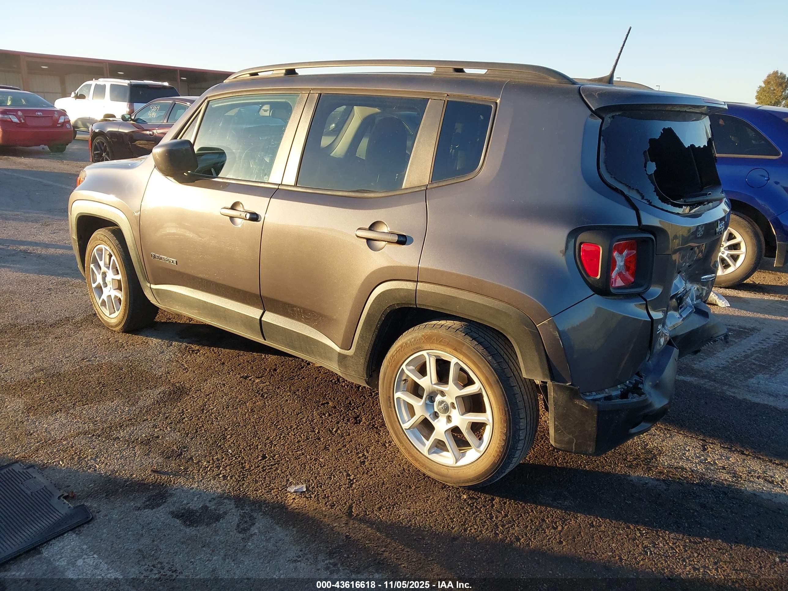JEEP RENEGADE image 3