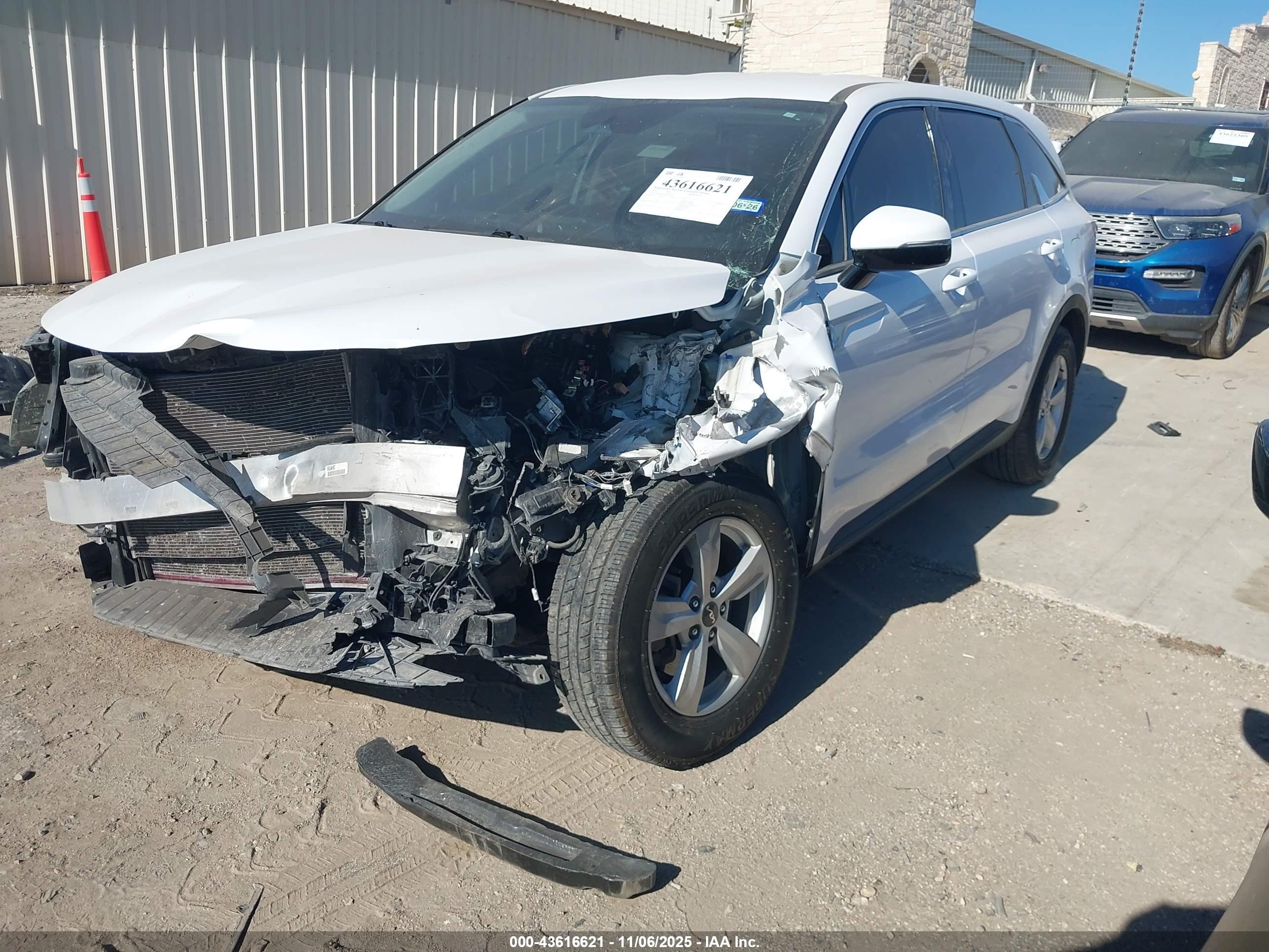 KIA SORENTO image 2