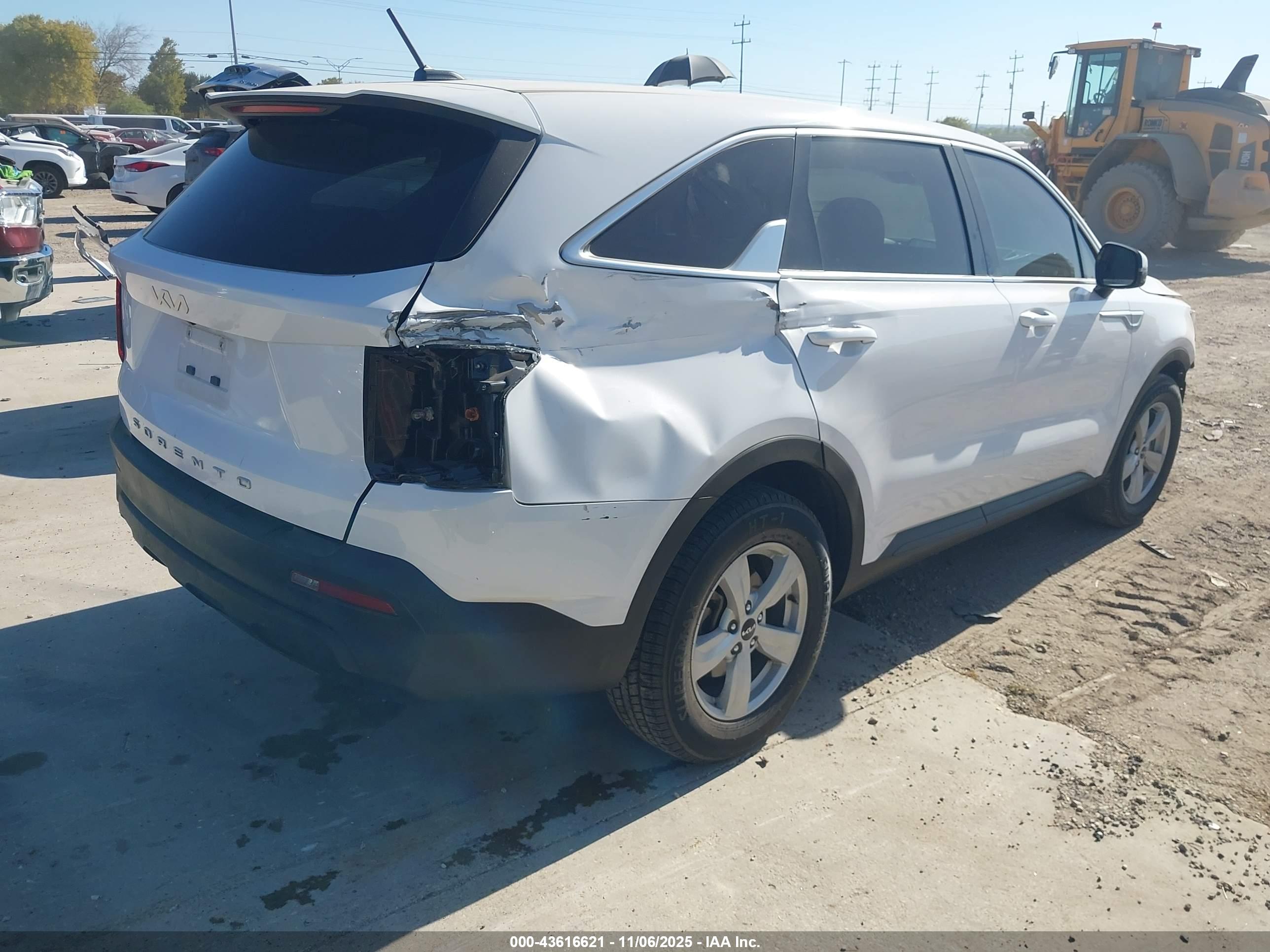 KIA SORENTO image 4