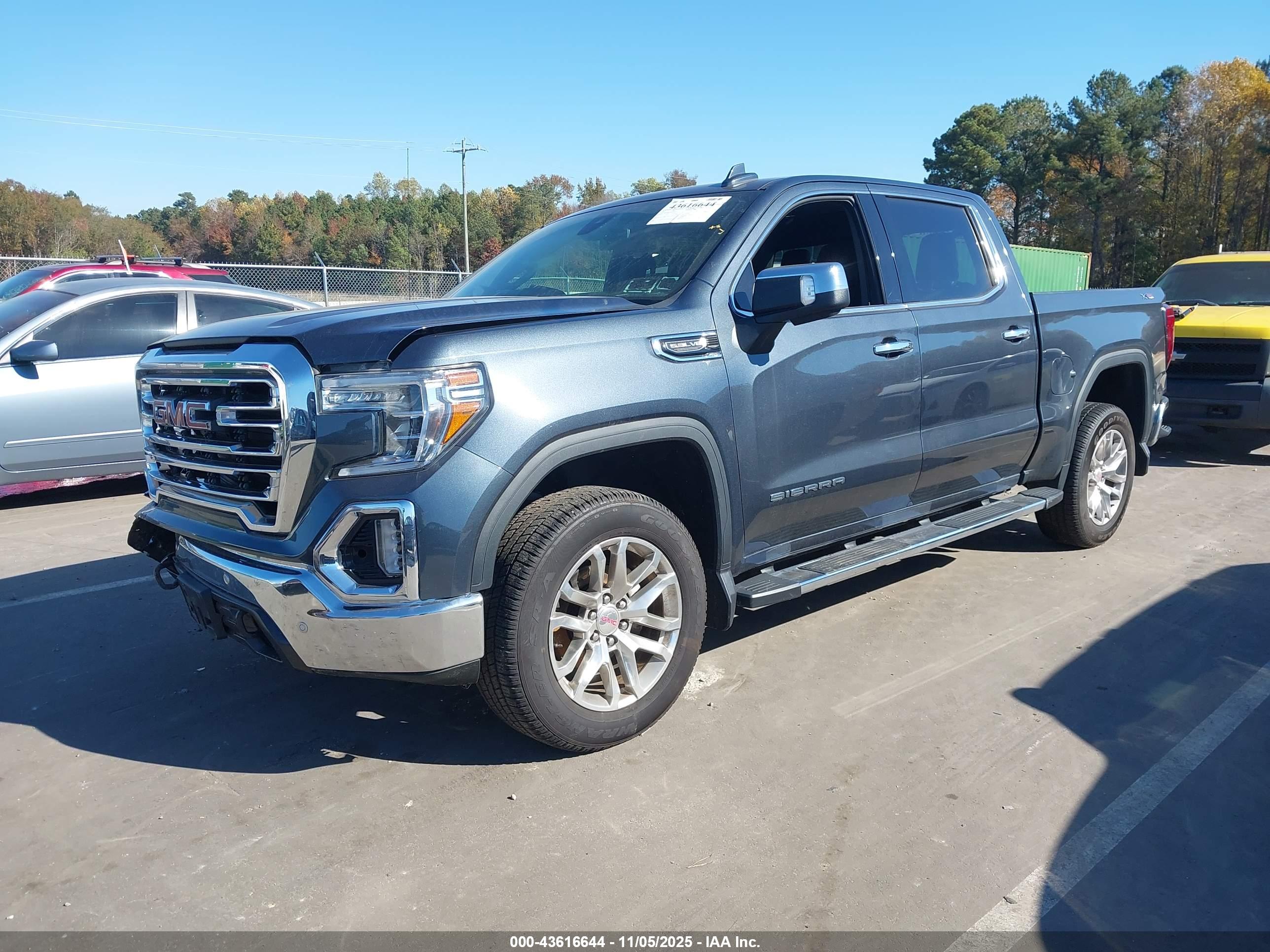 GMC SIERRA image 2