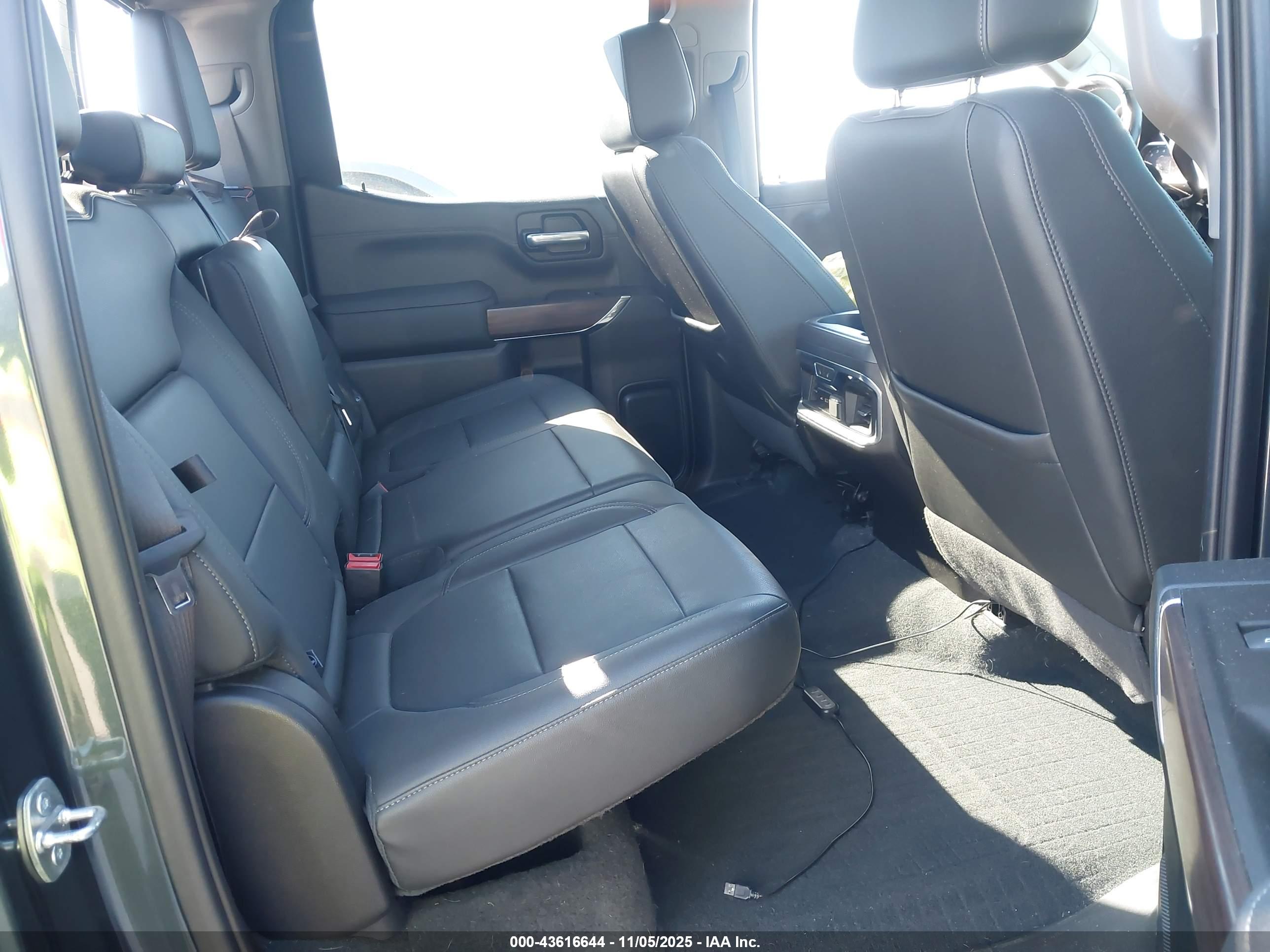 GMC SIERRA image 8